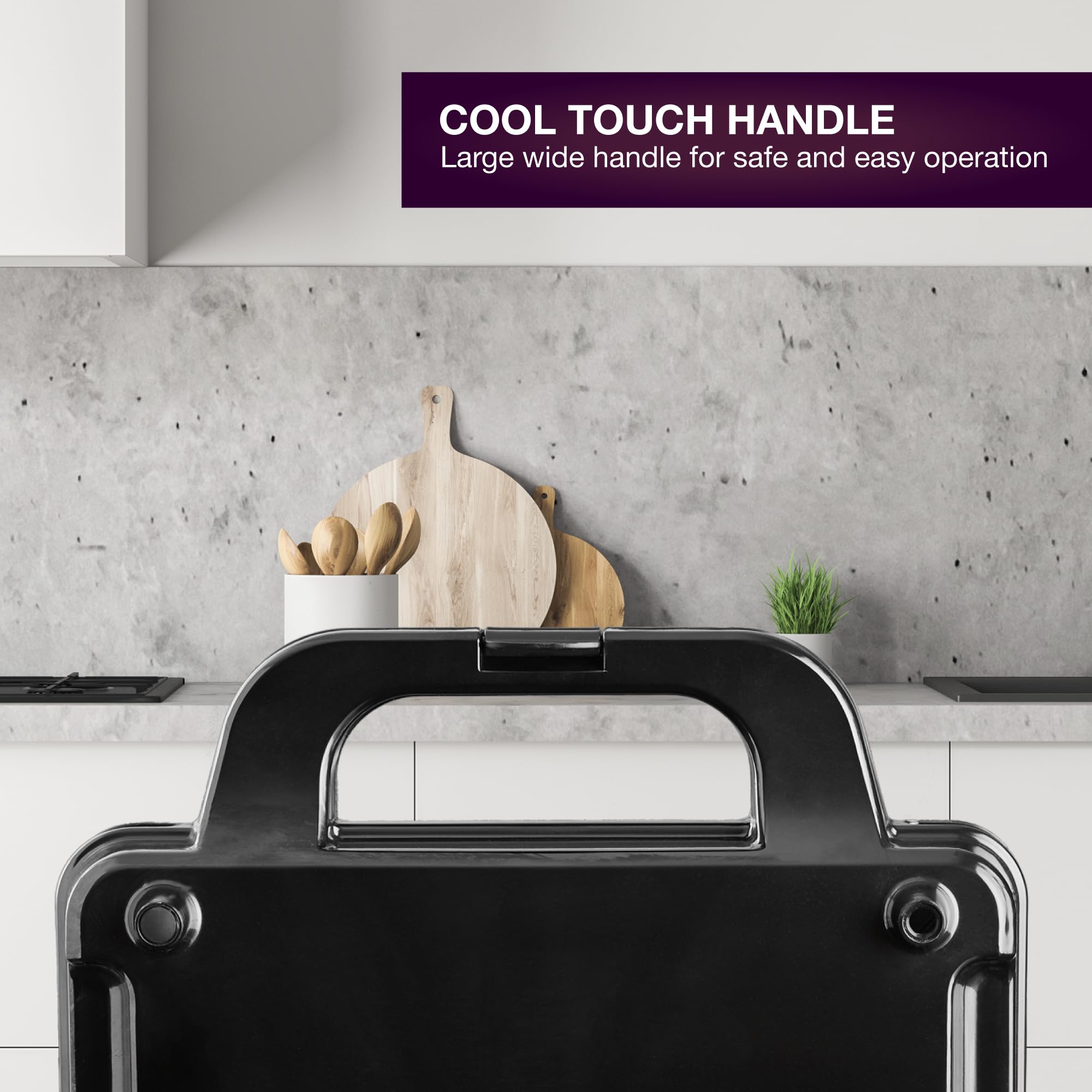 Andrew James 900W Electric Deep Fill Sandwich Maker - 4 Slice Triangle Grill Press with Non-Stick Plates & Cool Touch Handle - Perfect for Thick Cheese Toasties, Paninis & Large Deep Filled Sandwiches - Ideal for Breakfast, Lunch & Quick Snacks at Home or Office