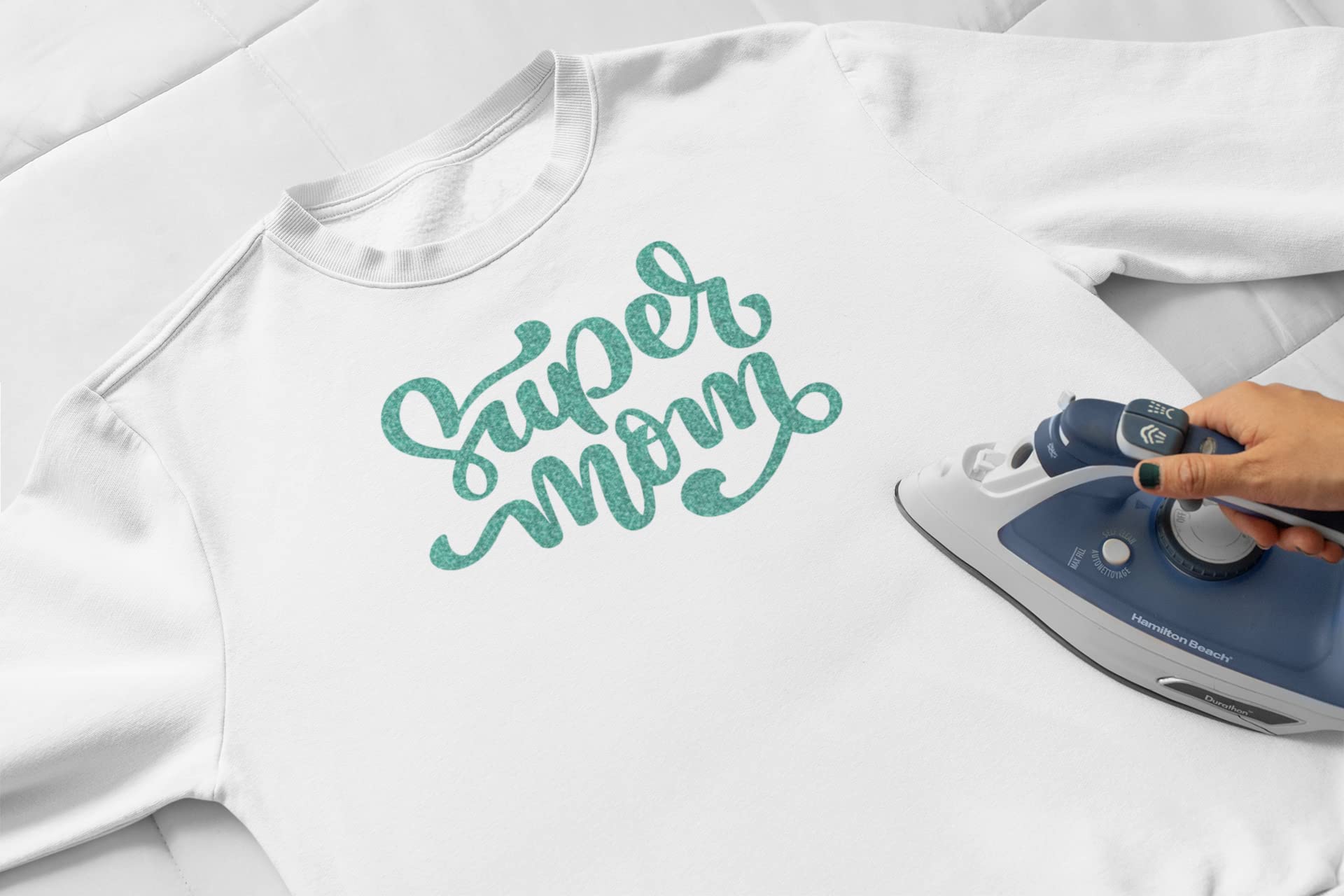 Super Mom Iron On Transfer - DIY Heat Transfer Decal for Mother's Day Gifts & Crafts - Perfect for T-Shirts, Totes & DIY Projects (Black)