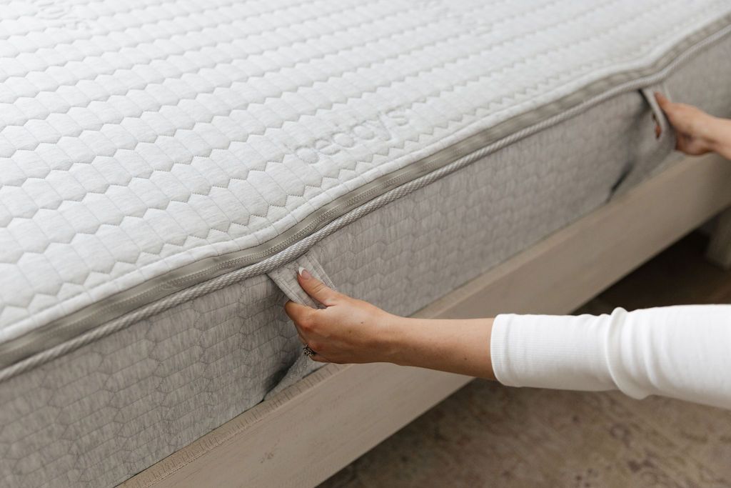 ZipClean Mattress Protector - Waterproof, Hypoallergenic, Breathable Queen Size for Allergy Relief & Bedwetting Protection - Perfect for Kids, Adults & Pet Owners