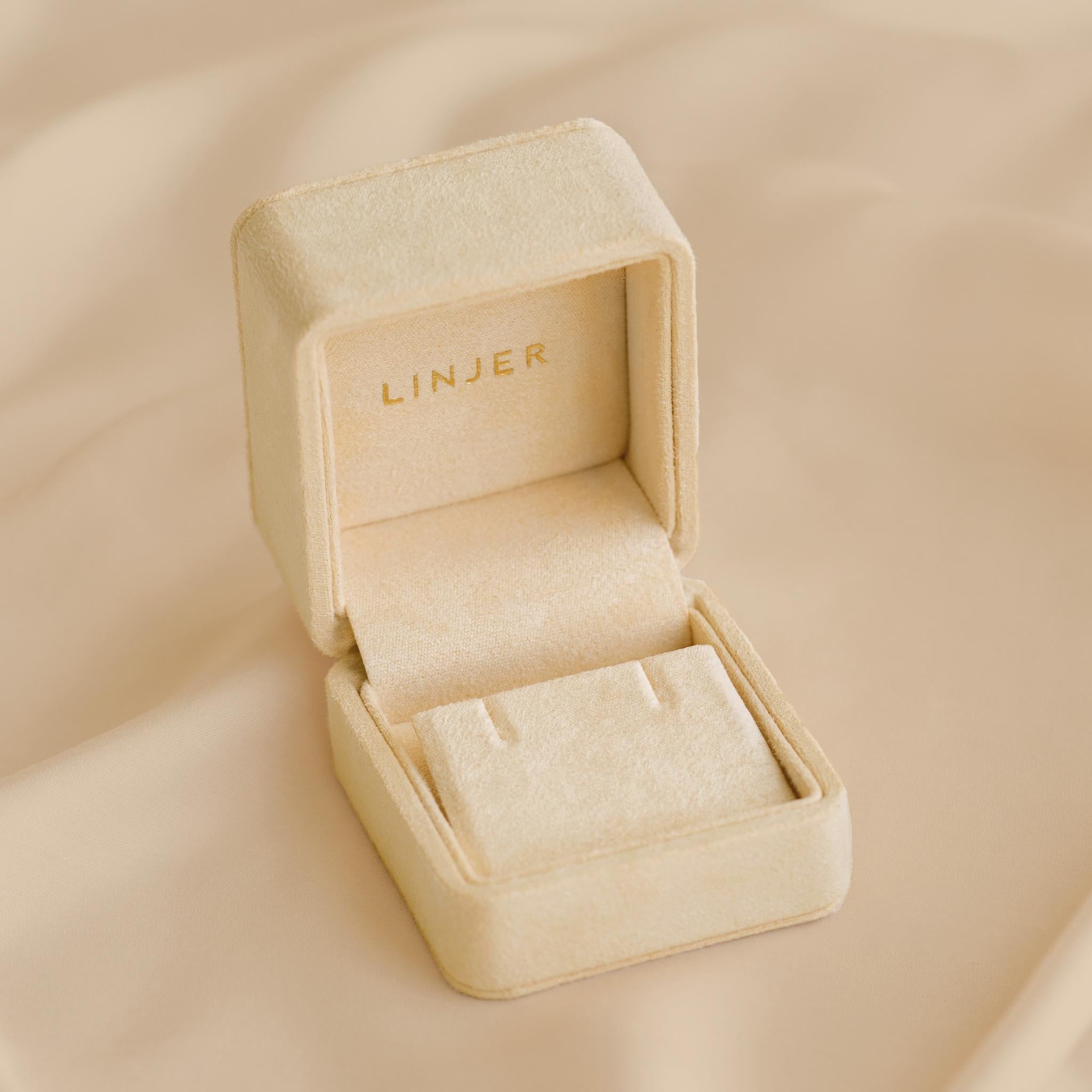 Luxury Velvet Jewelry Box for Earrings - Elegant Gift Box for Women, Perfect for Storage, Travel & Wedding Accessories