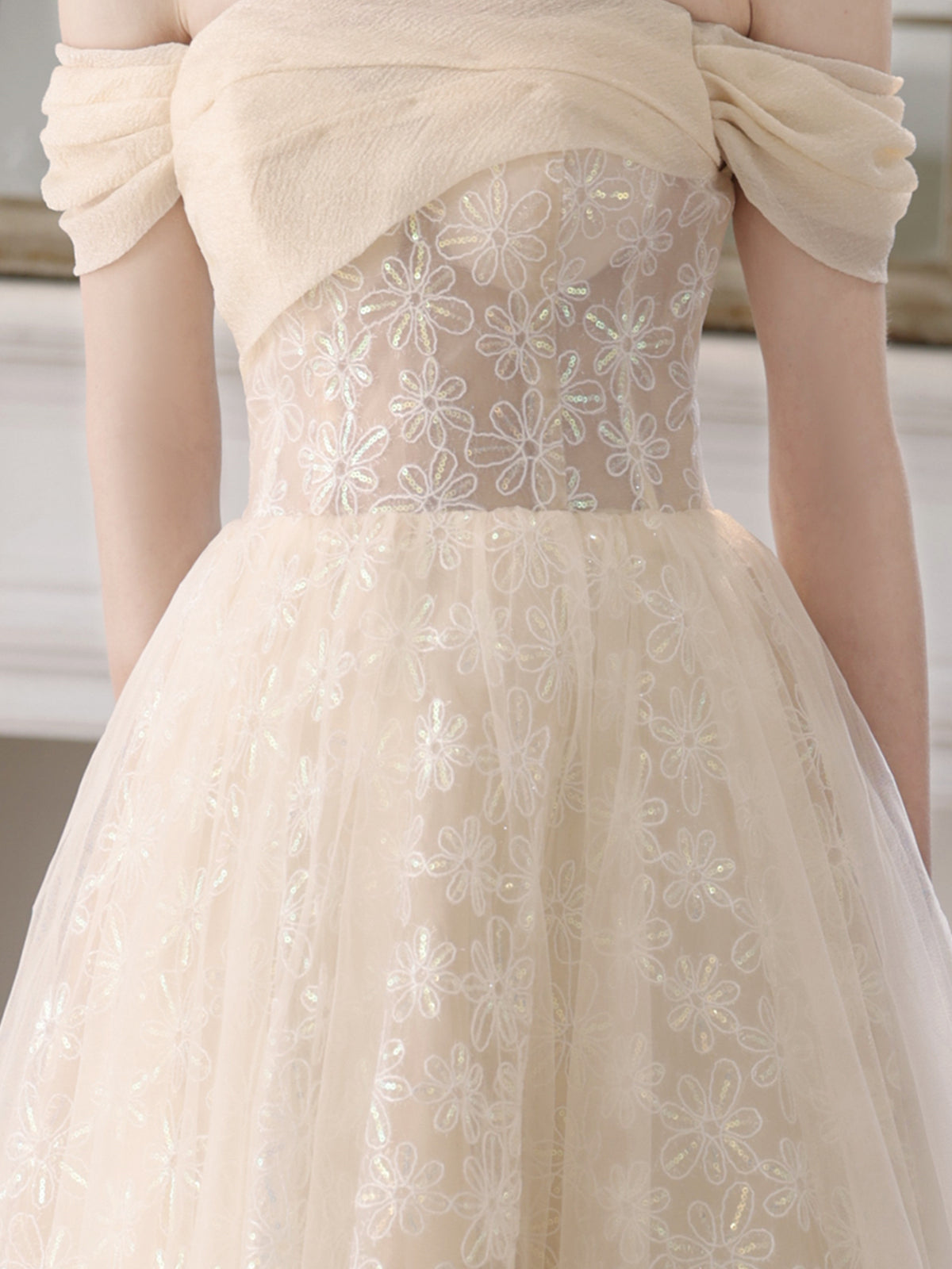 Elegant Champagne A-Line Tulle Lace Long Prom Dress for Women - Formal Evening Gown for Homecoming, Wedding, and Special Occasions