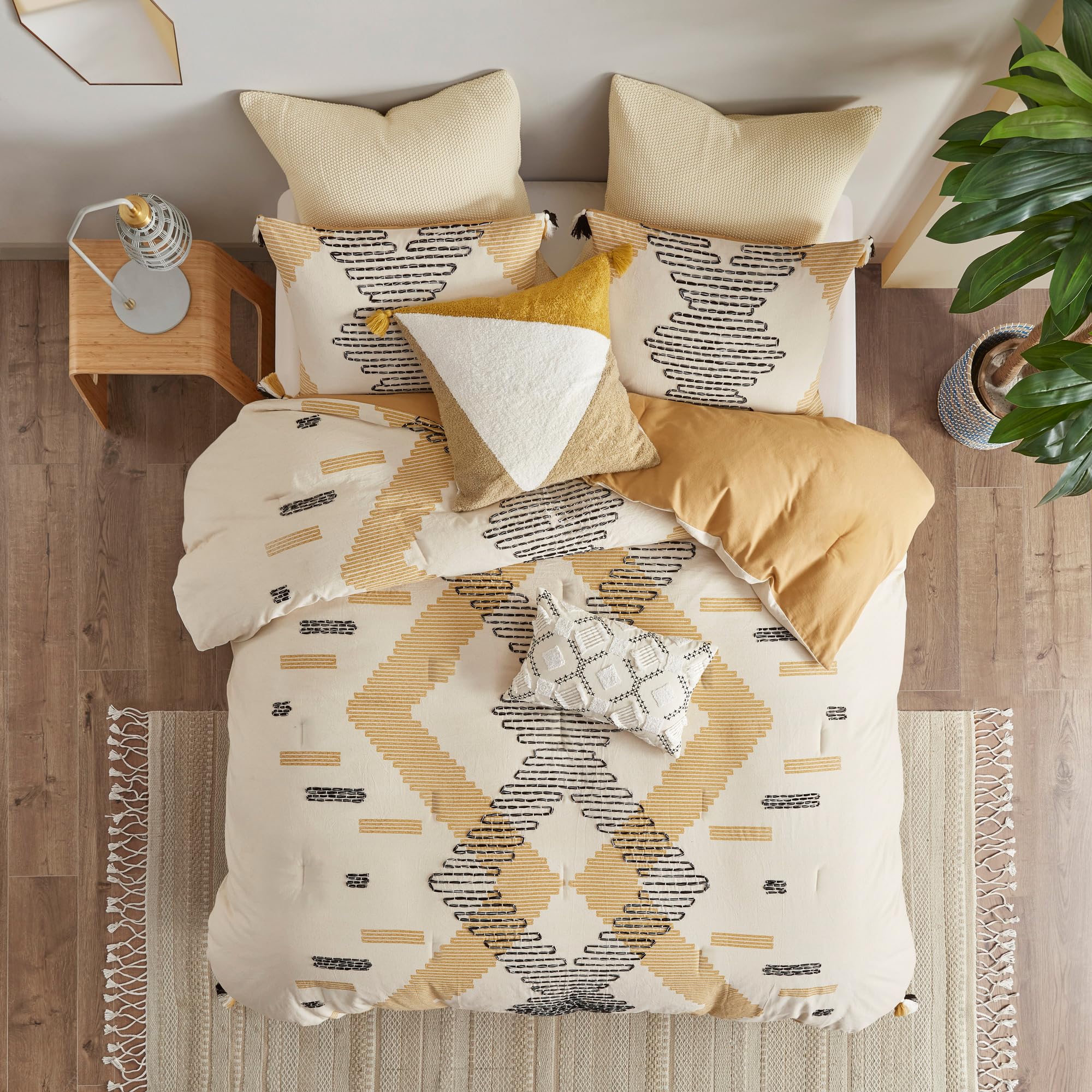 Ink+Ivy Queen Comforter Set - Southwestern Geometric Pattern with Decorative Embroidery | Boho Chic Pre-Washed Cotton Bedding Set (3-Piece, Full/Queen Size, Yellow) for Cozy Bedroom Decor & Guest Room Styling