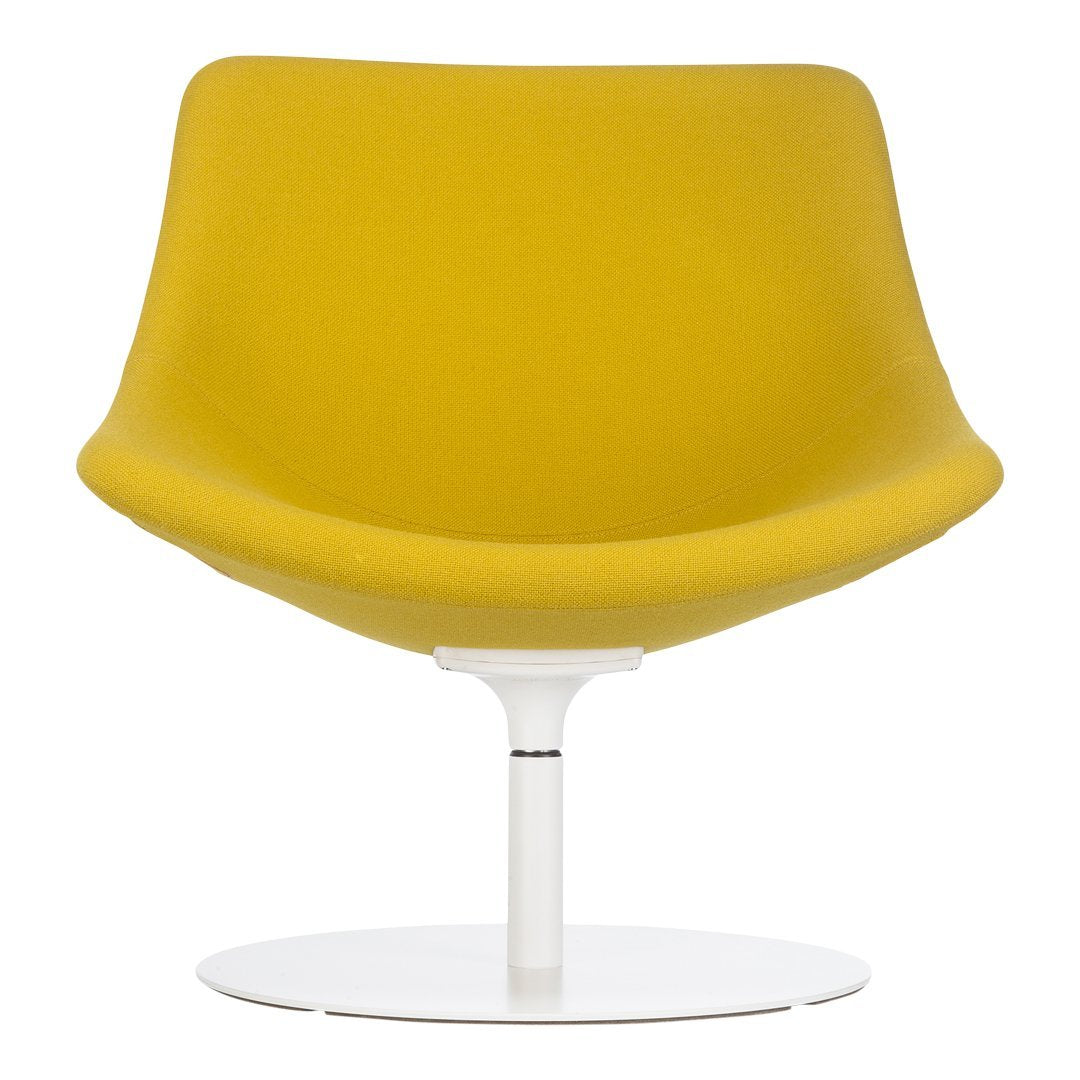 Modern Auki Lounge Chair with Sturdy Disc Base - Perfect for Living Room, Bedroom, or Office Relaxation