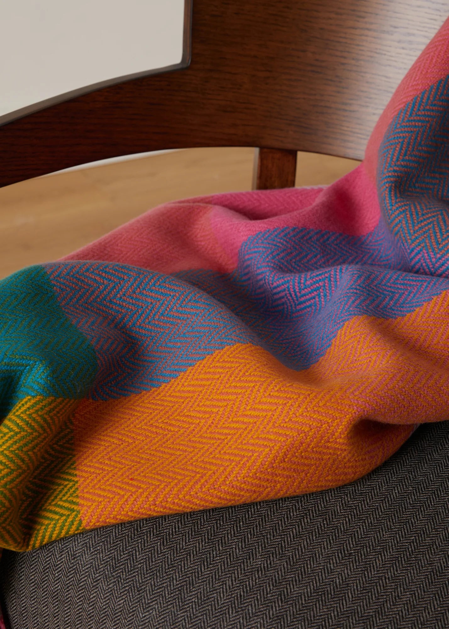 Foxford Premium Cashmere and Lambswool Throw Blanket - Ultra Soft & Luxurious Winter Wrap for Sofa, Bed, and Travel - Perfect Gift for Home Decor & Cozy Nights