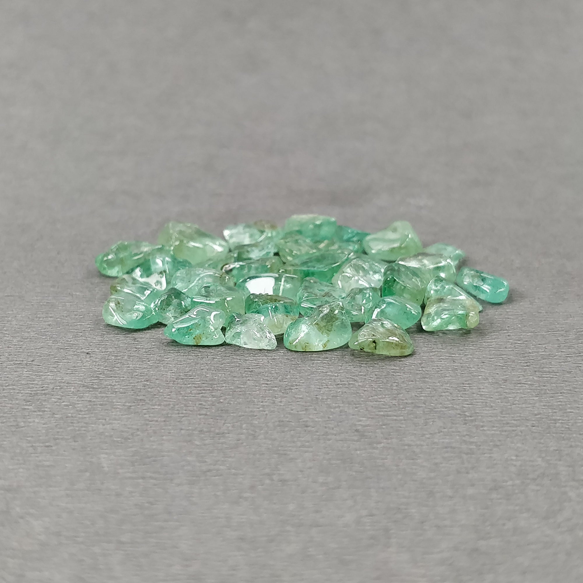 Natural Colombian Emerald Loose Beads - 28.85cts Untreated Green Emerald Gemstone Nuggets (6x4mm to 9x7mm, 37pcs) for Jewelry Making, DIY Crafts & Beading Projects
