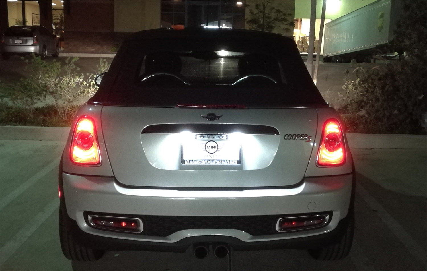 Direct Fit White LED License Plate Lights for MINI Cooper R56 R57 R58 R59 - Bright & Durable Replacement Bulbs for Enhanced Night Visibility & Style Upgrade