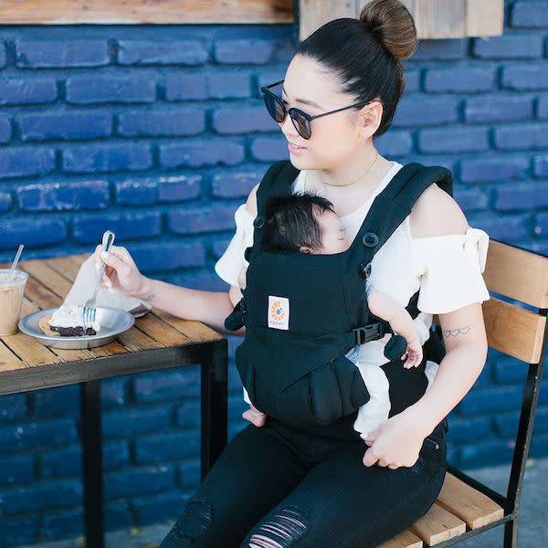 Ergo Baby Omni 360 All-Position Baby Carrier - Pure Black | Comfortable & Adjustable for Newborn to Toddler | Perfect for Hiking, Travel & Everyday Use