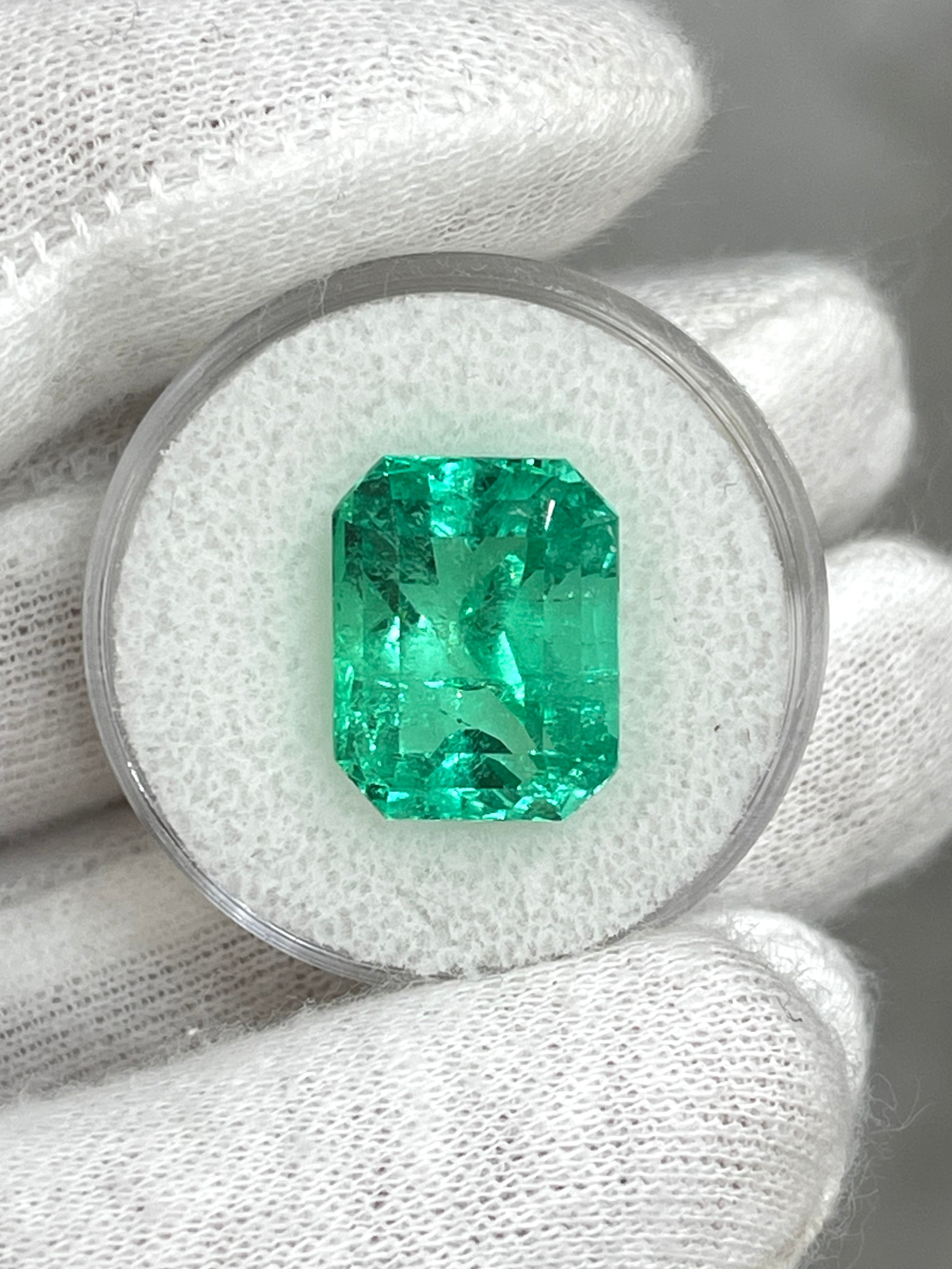9.51 Carat 14x11mm Genuine Colombian Emerald - Vivid Green Emerald Cut Loose Gemstone for Jewelry Making, Engagement Rings & Luxury Gifts