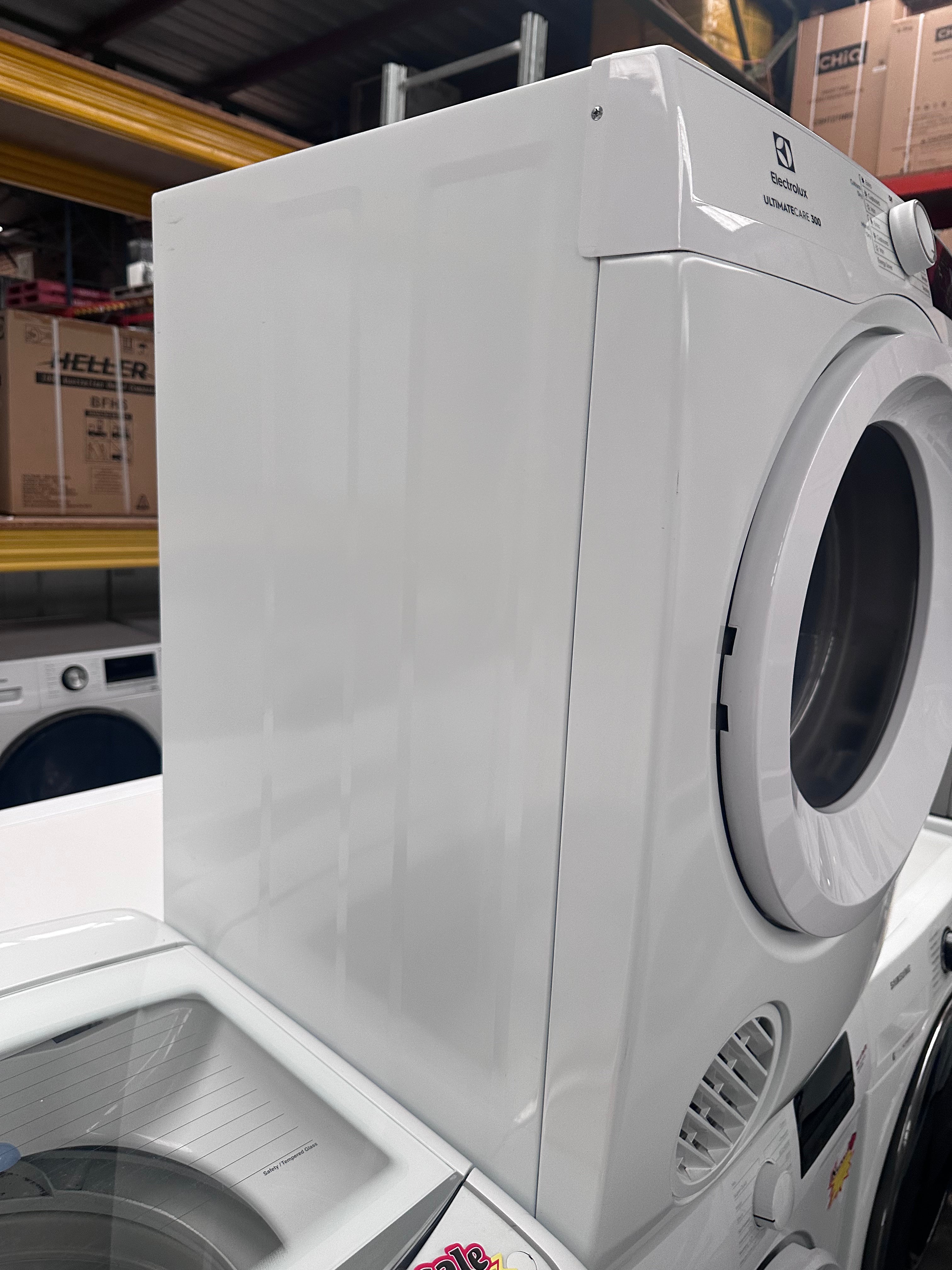Refurbished Electrolux 7kg Vented Dryer with SensorDry Technology - Energy Efficient Laundry Solution for Home & Apartment Use