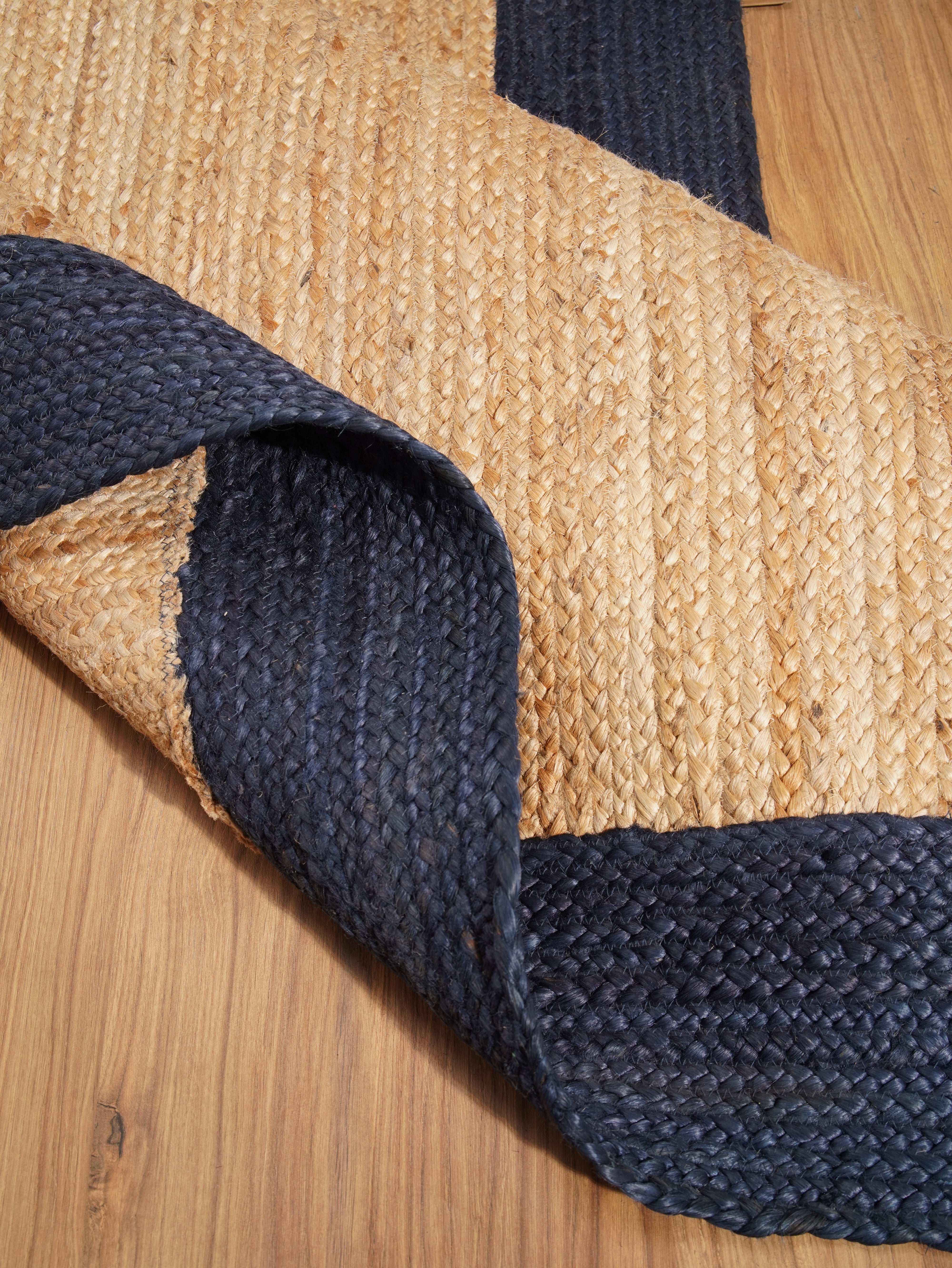 Handwoven Jute Braided Area Rug - Natural Eco-Friendly Floor Mat for Living Room, Bedroom, or Patio Decor