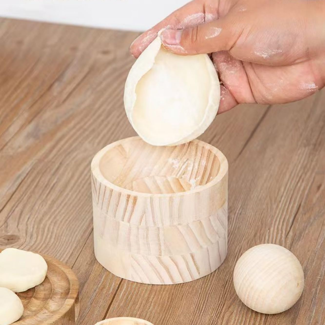 Wooden Dumpling Press Tool - Dough Presser for Dumplings, Empanadas & Pastries | Easy to Use Handheld Dumpling Maker for Homemade Asian & Latin Cuisine | Perfect for Family Cooking & Restaurant Use