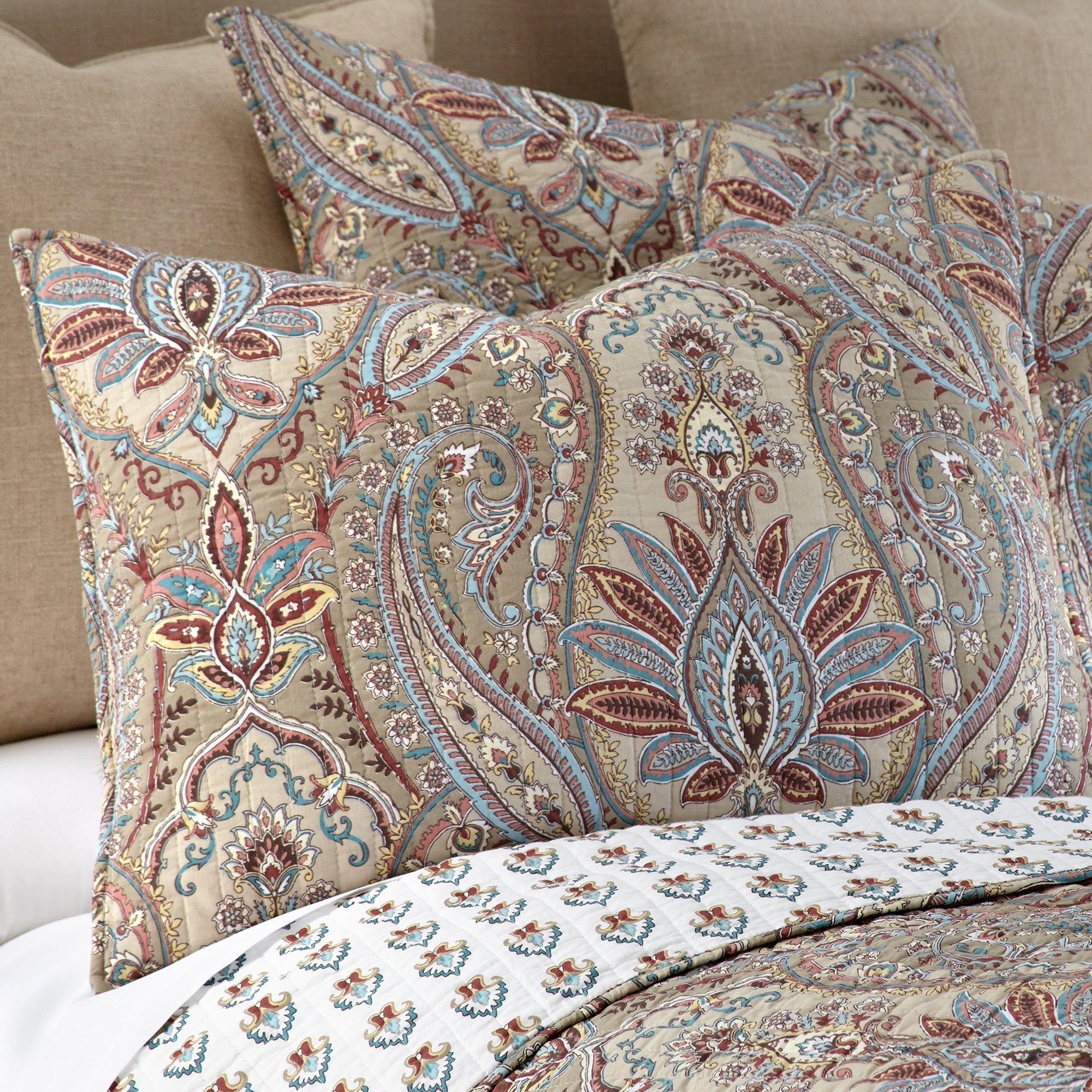 Kasey Quilt - Soft & Cozy Bedding Set for All Seasons | Perfect for Home, Dorm, or Guest Room | Machine Washable & Hypoallergenic