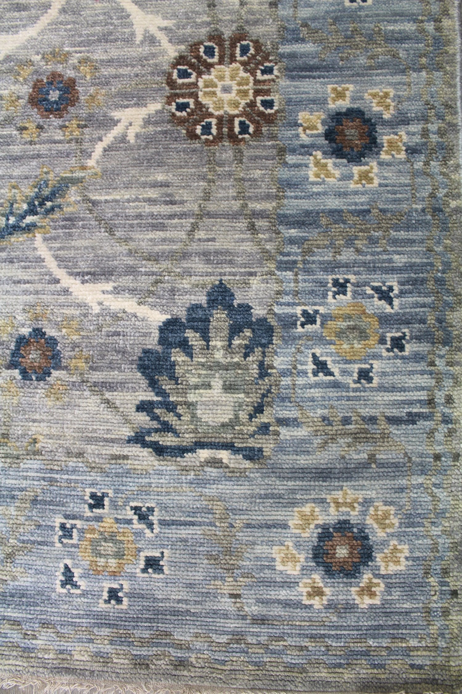 Handwoven Traditional Area Rug - Authentic Arts & Crafts Design J62162 - Perfect for Living Room, Bedroom & Home Decor