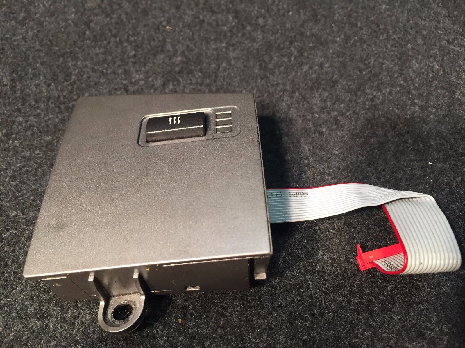 02 03 04 05 BMW 745i 745Li E65 Right Passenger Side Heated Seat Switch OEM - Perfect for Winter Comfort & Car Interior Upgrades