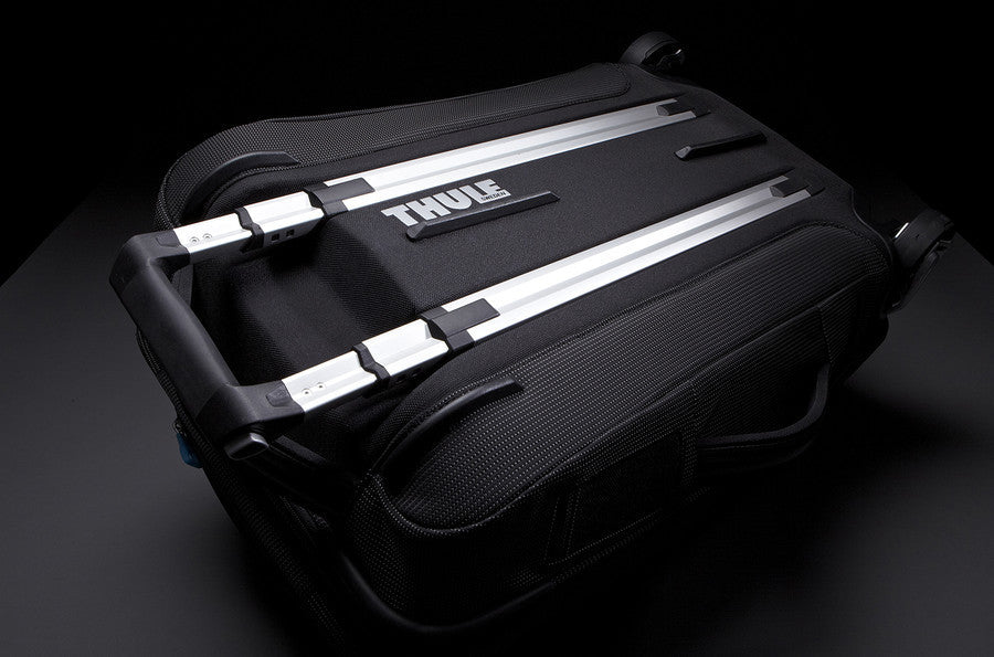 Thule Crossover 22”/58cm Rolling Upright Suiter Luggage - Durable Carry-On Suitcase for Business Travel & Weekend Getaways