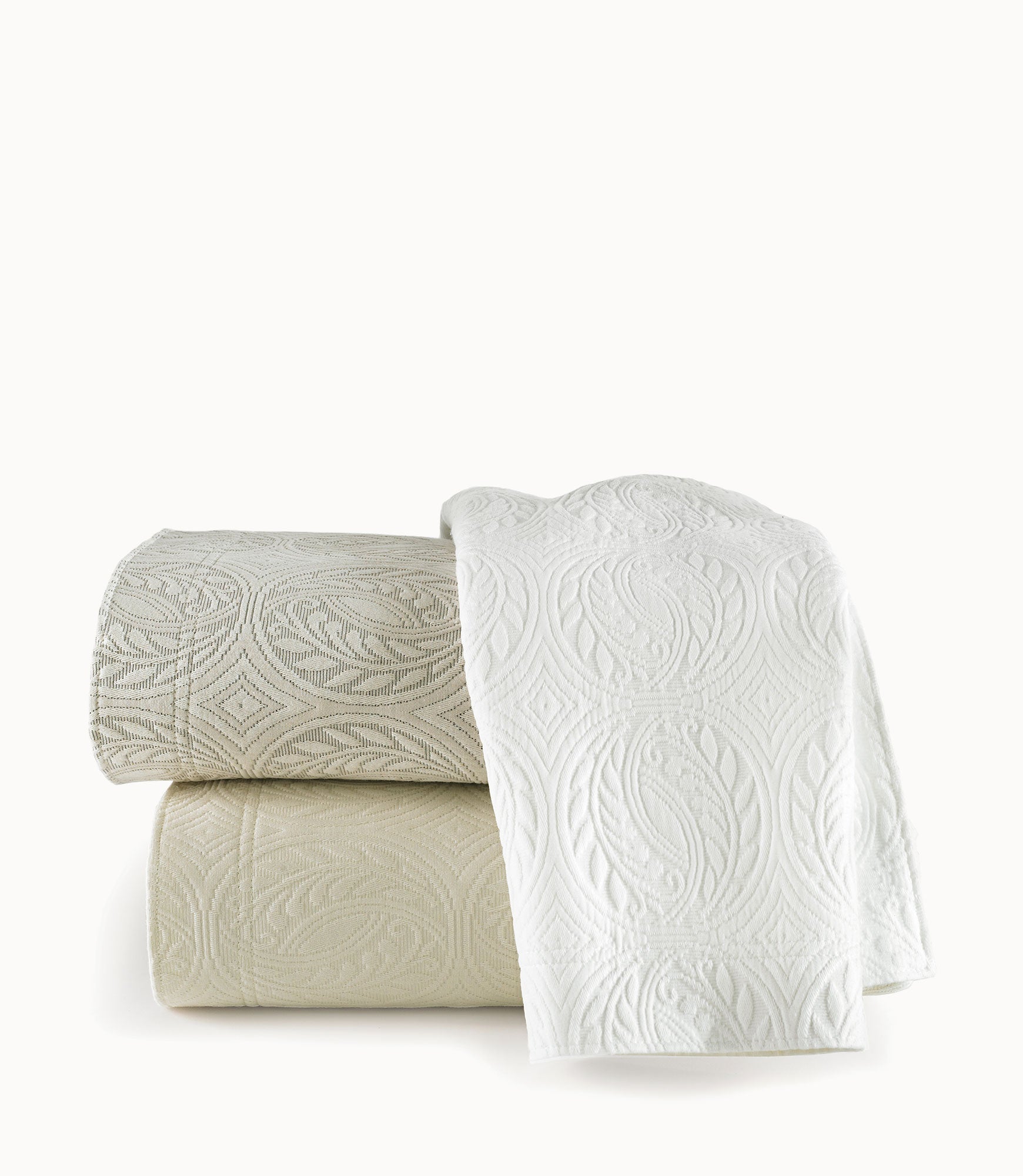 Luxury Vienna Matelassé Coverlet - Soft Quilted Bedspread for Queen Size Bed | Perfect for Guest Rooms, Master Bedrooms & Cozy Home Decor