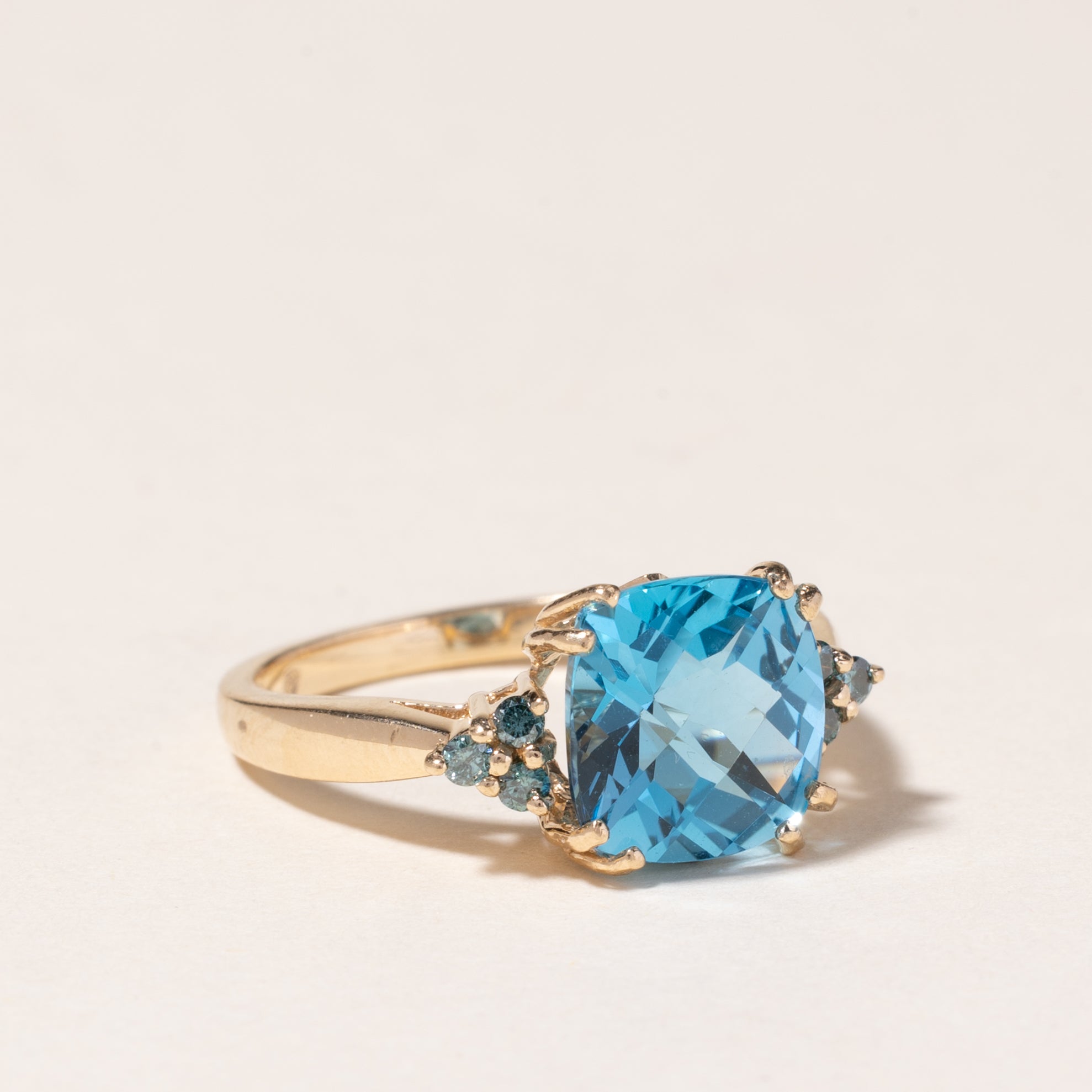 10K Yellow Gold Blue Topaz & Diamond Ring - 2.94ct Topaz & 0.12ctw Diamonds - Size 6 - Elegant Birthstone Jewelry for Women - Perfect for Anniversary, Engagement & Special Occasion Gifts