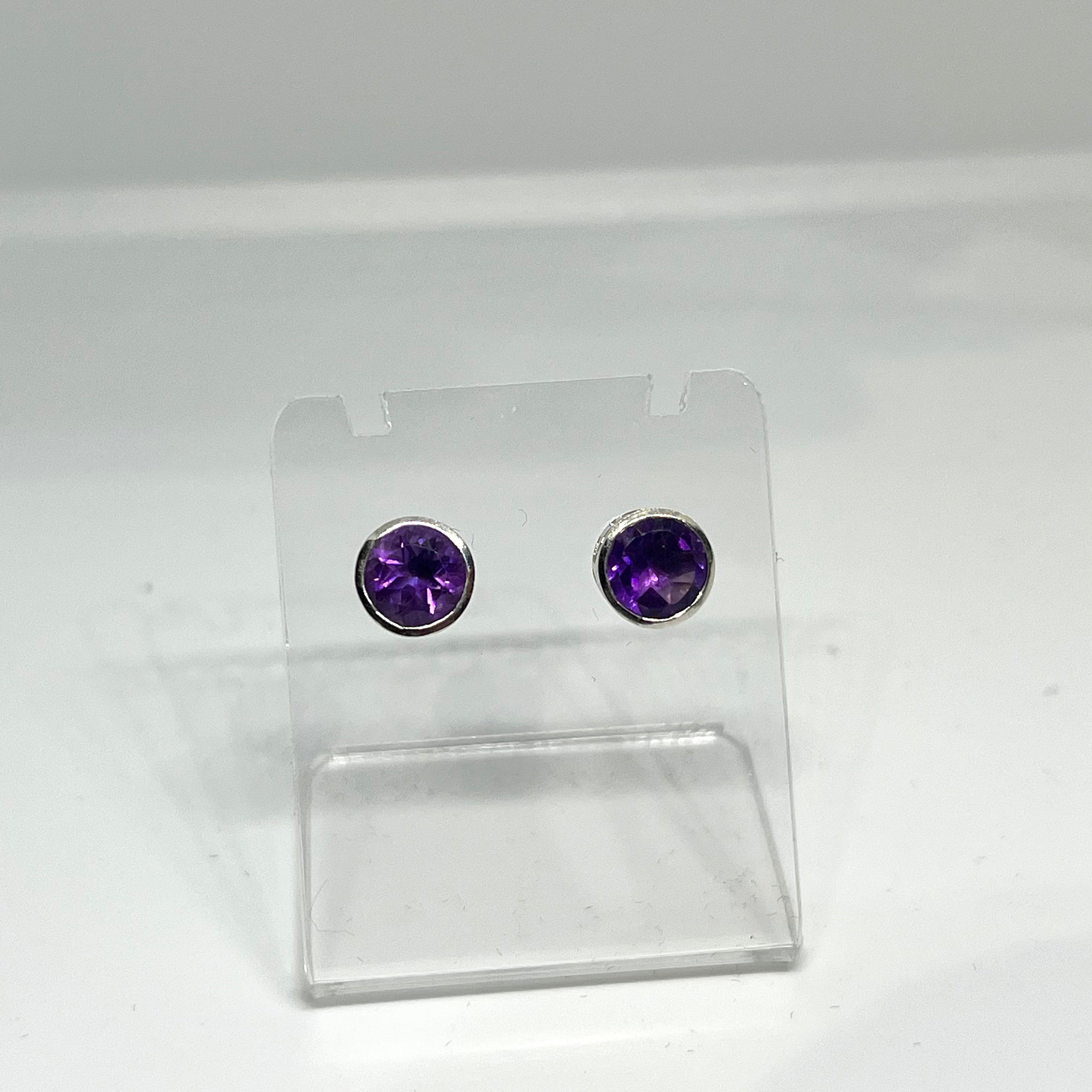 7mm Round Faceted Gemstone Stud Earrings - Decorative Bezel Set for Women, Hypoallergenic Jewelry - Perfect for Daily Wear, Parties & Special Occasions