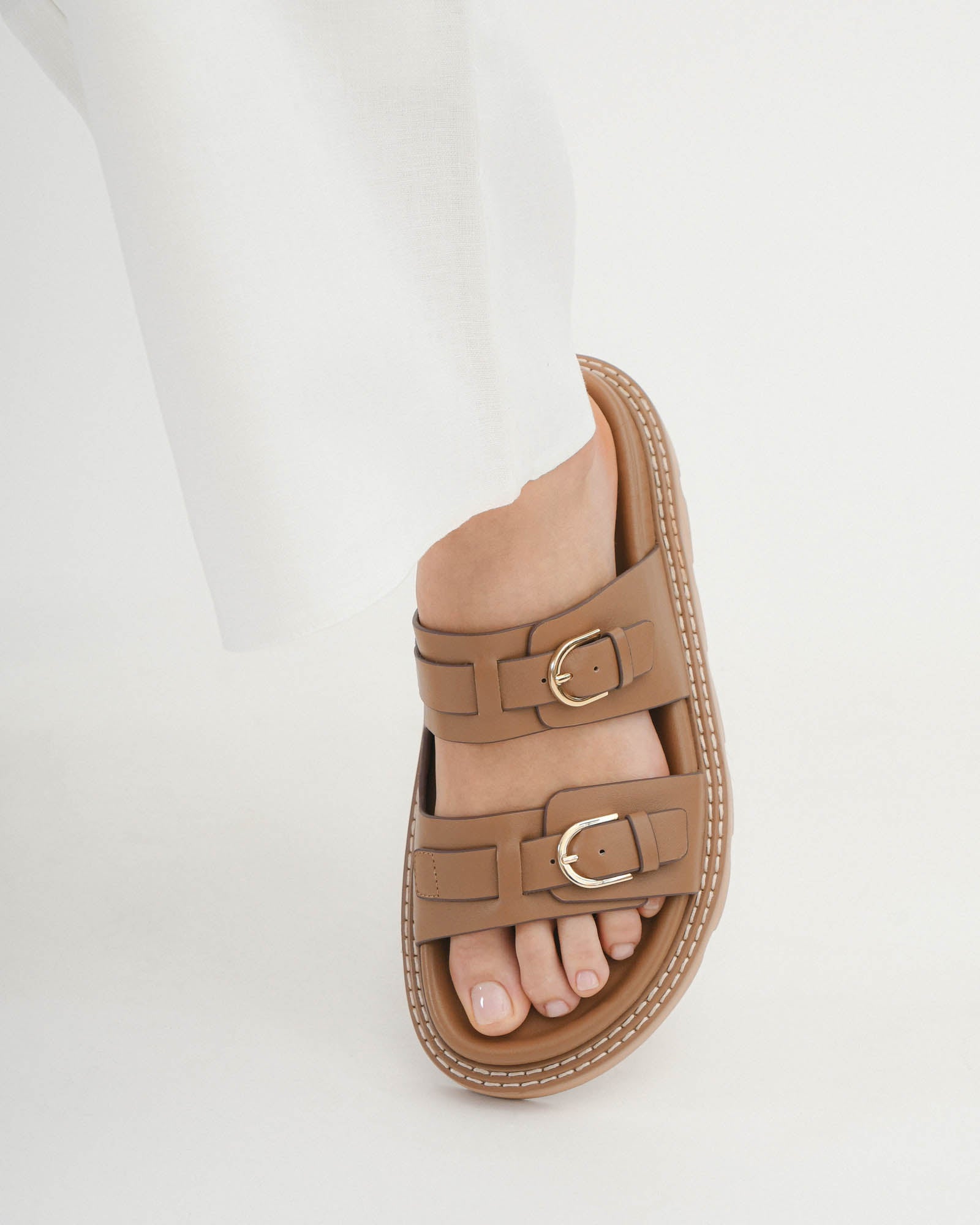 VICHY Women's Flat Sandals - Tan Leather Comfortable Casual Shoes for Summer, Beach, and Outdoor Walking