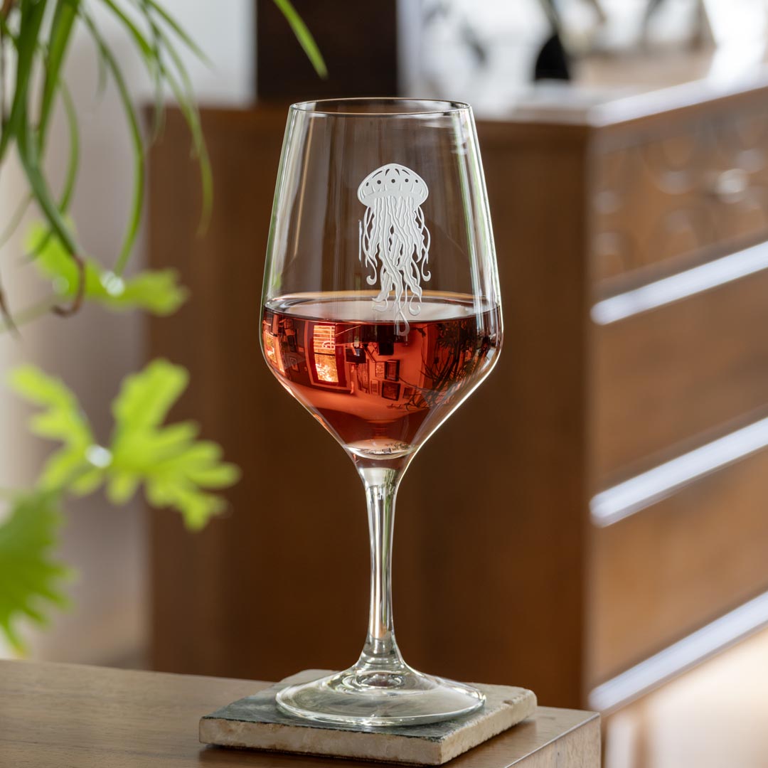 Premium 19.75oz Jellyfish All-Purpose Wine Glasses Set of 2 - Stemless Wine Tumblers for Red, White, Rosé & Cocktails - Perfect for Dinner Parties, Weddings & Home Entertaining