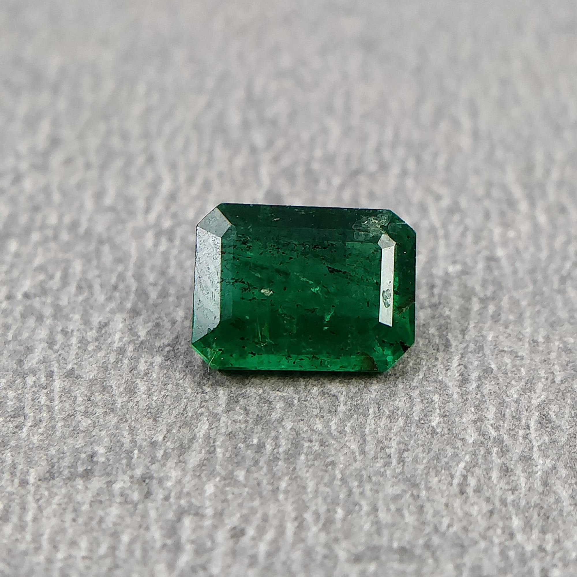 Natural 1.00ct Untreated Green Emerald Gemstone - Octagon Cut 7x5mm (Video Included) | Perfect for Engagement Rings, Fine Jewelry & Collector's Pieces