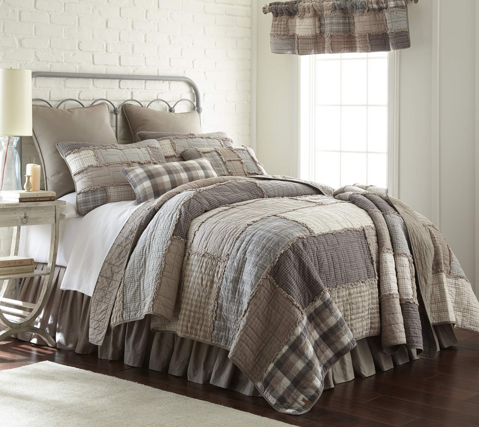Donna Sharp King Size Bedding Set - 3 Piece Cotton Quilt Set with King Quilt & 2 Standard Pillow Shams - Smoky Cobblestone Modern Design - Machine Washable - Perfect for Master Bedroom, Guest Room & Luxury Hotel Decor