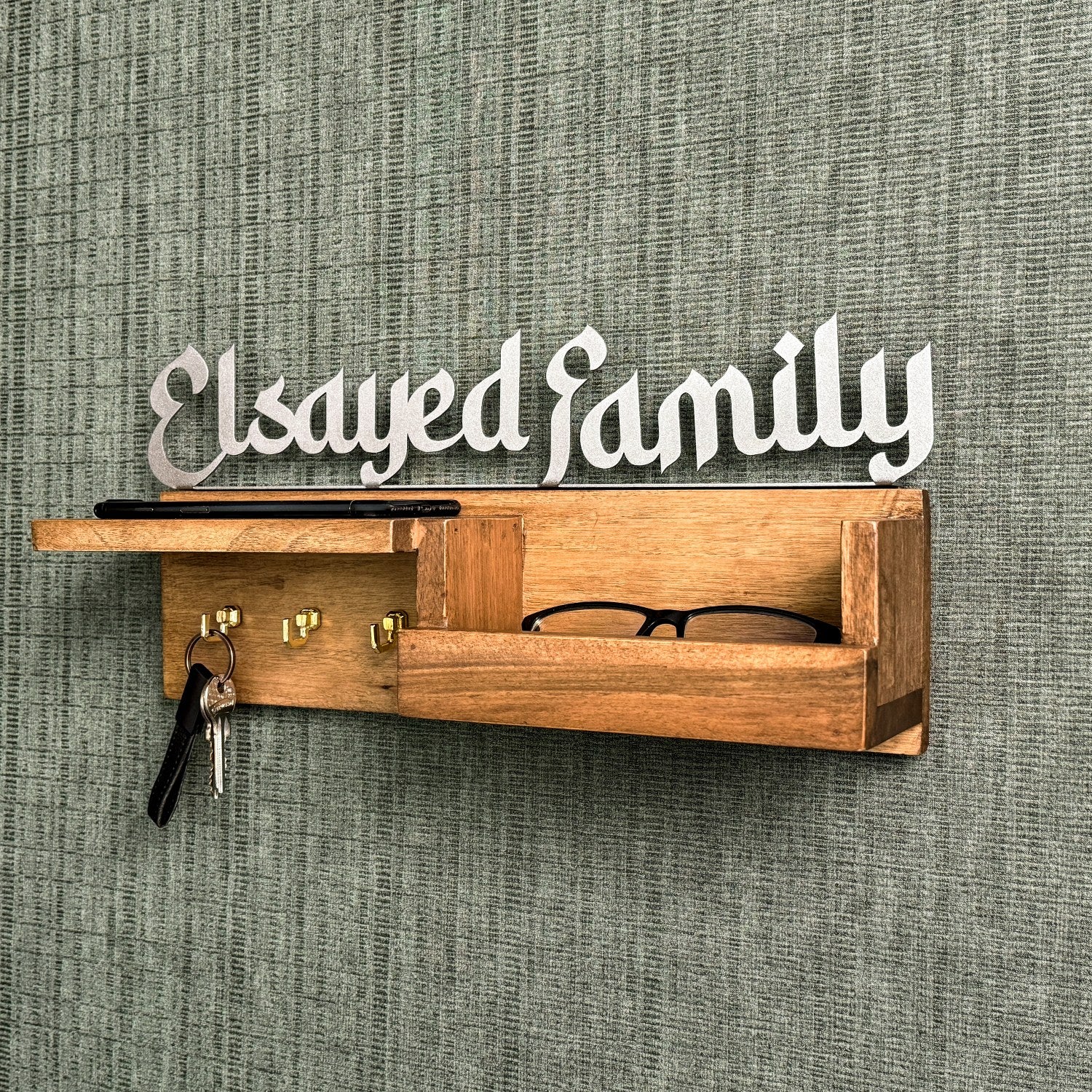 Personalized Islamic Wooden Key Holder - Custom Family Name Wall Art for Home Decor | Perfect for Entryway, Living Room & Gift Giving
