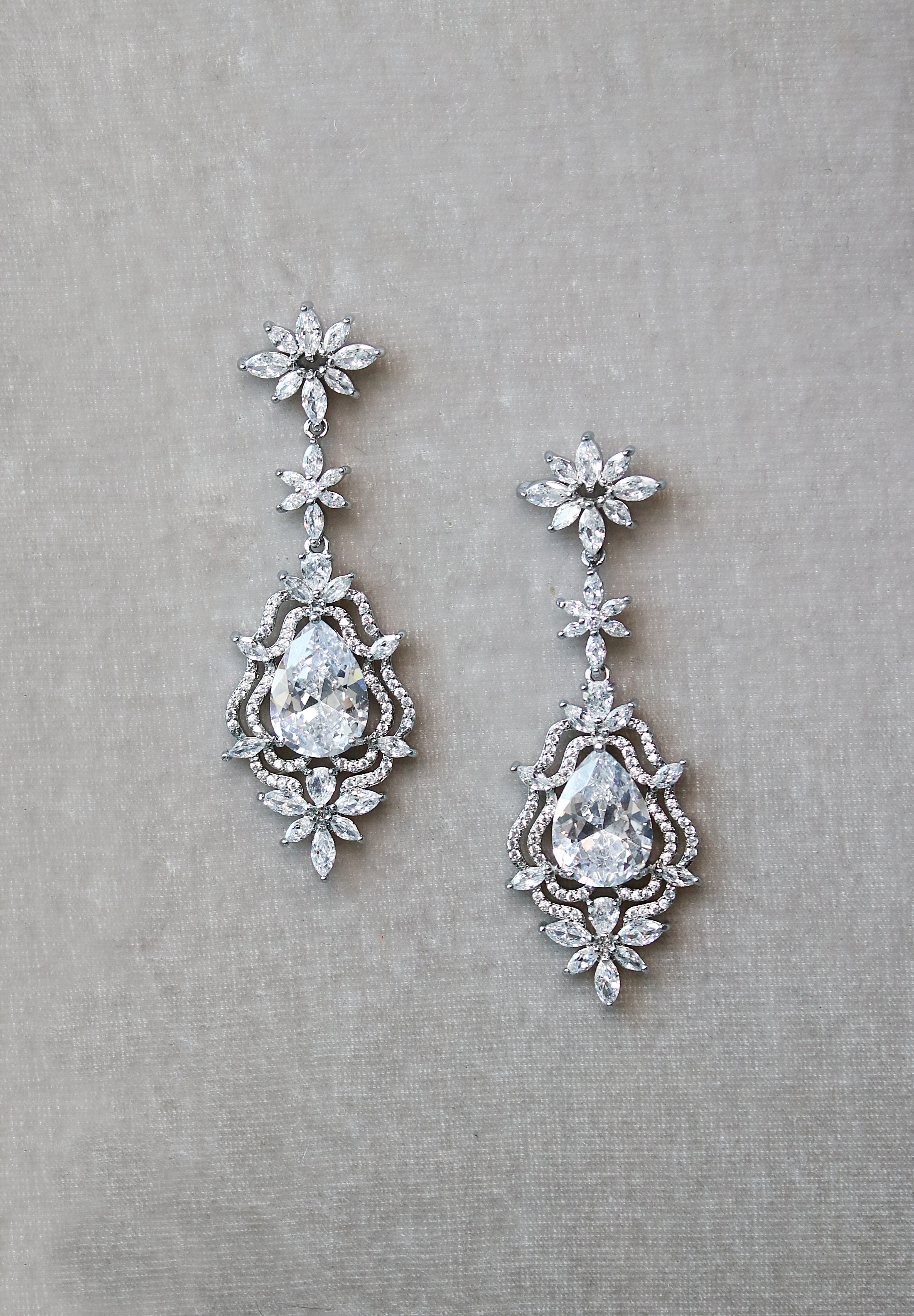 WARREN Simulated Diamond Statement Drop Earrings for Women – Elegant Cubic Zirconia Dangle Earrings for Parties, Weddings & Special Occasions