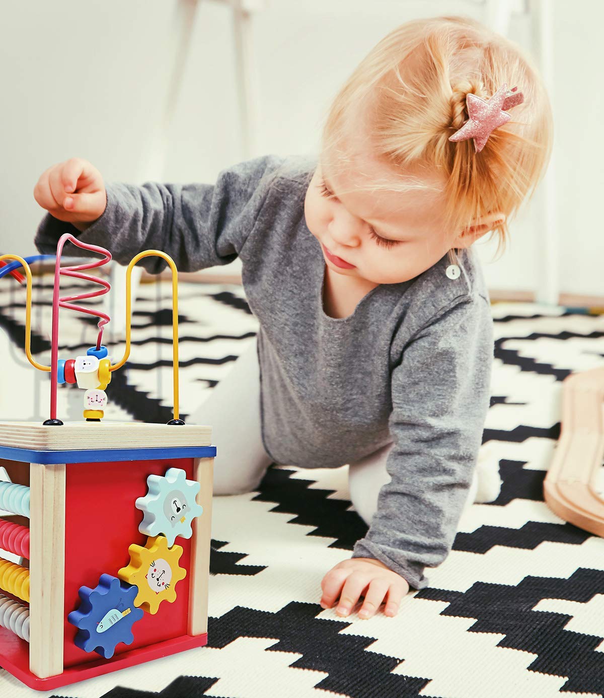 LEO & FRIENDS 5-in-1 Activity Cube Wooden Toys for 1-2 Year Old Girls, Montessori Bead Maze & Shape Sorter, Preschool Learning Toys for 12-18 Months, Perfect for Home, Daycare & Travel