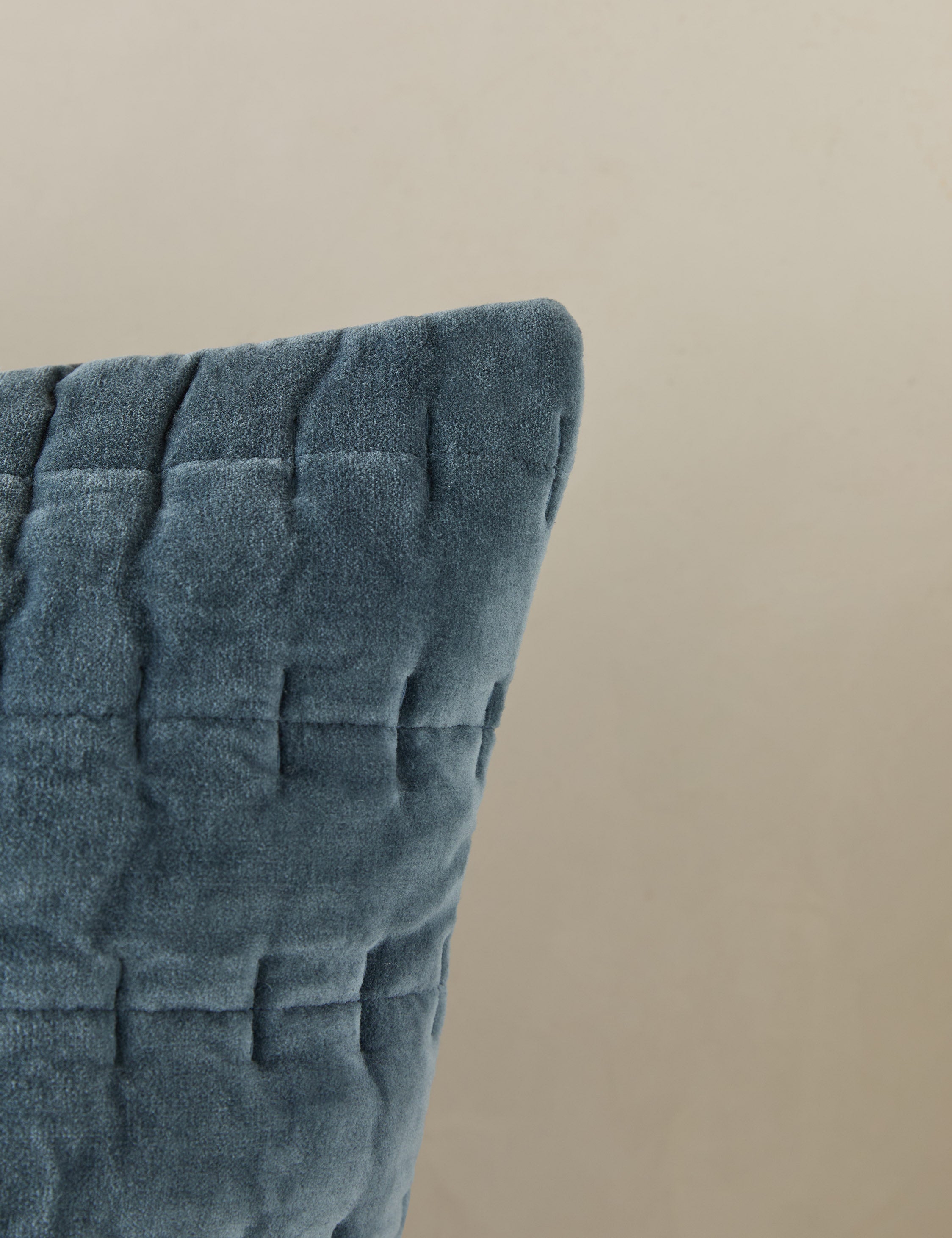Luxury Anderson Velvet Quilted Sham - Soft & Elegant Bed Pillow Cover for Queen/King Size - Perfect for Master Bedroom, Guest Room & Hotel Decor