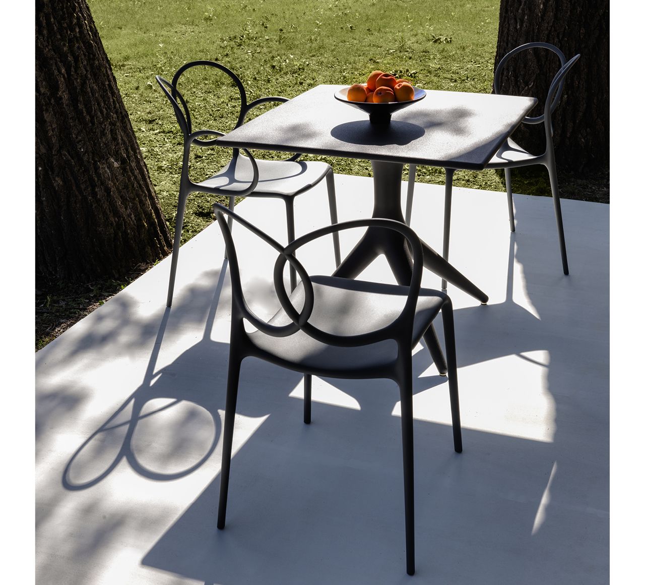 Driade App Table - Modern Side Table for Living Room, Bedroom & Office - Stylish End Table with Sleek Design for Home Decor