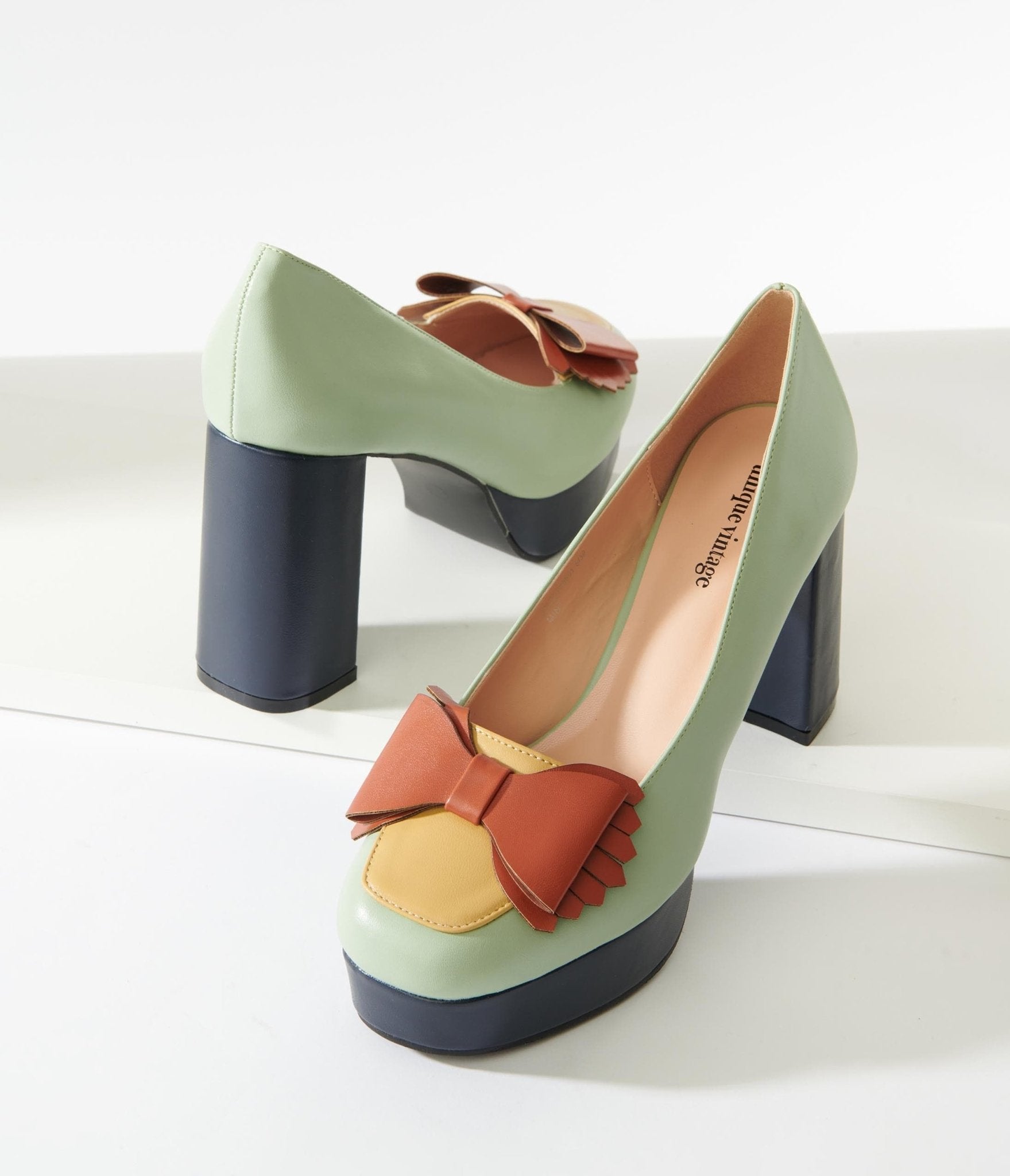 Vintage 1970s Mint Green Bow Leatherette Platform Heels - Retro Women's Shoes for Parties, Weddings & Special Occasions