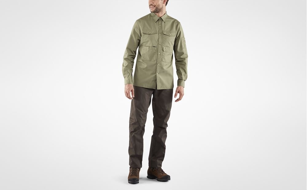 Fjallraven Ovik Shade Pocket Shirt for Men - Lightweight Travel & Outdoor Hiking Shirt with Sun Protection