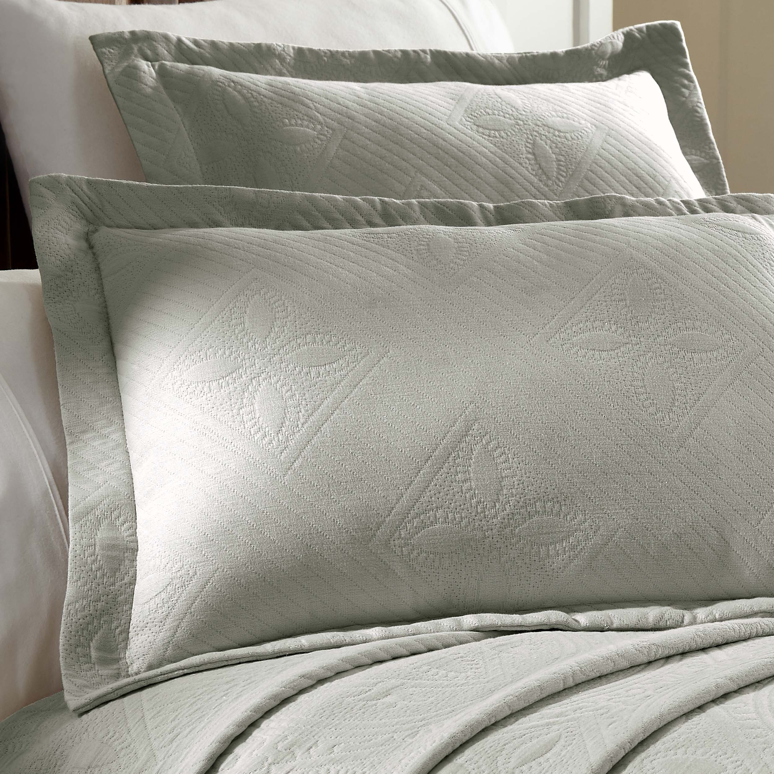 Celtic Circle Jacquard Matelasse Cotton Bedspread Set - Queen Size Luxury Bedding with Intricate Design for Master Bedroom Decor