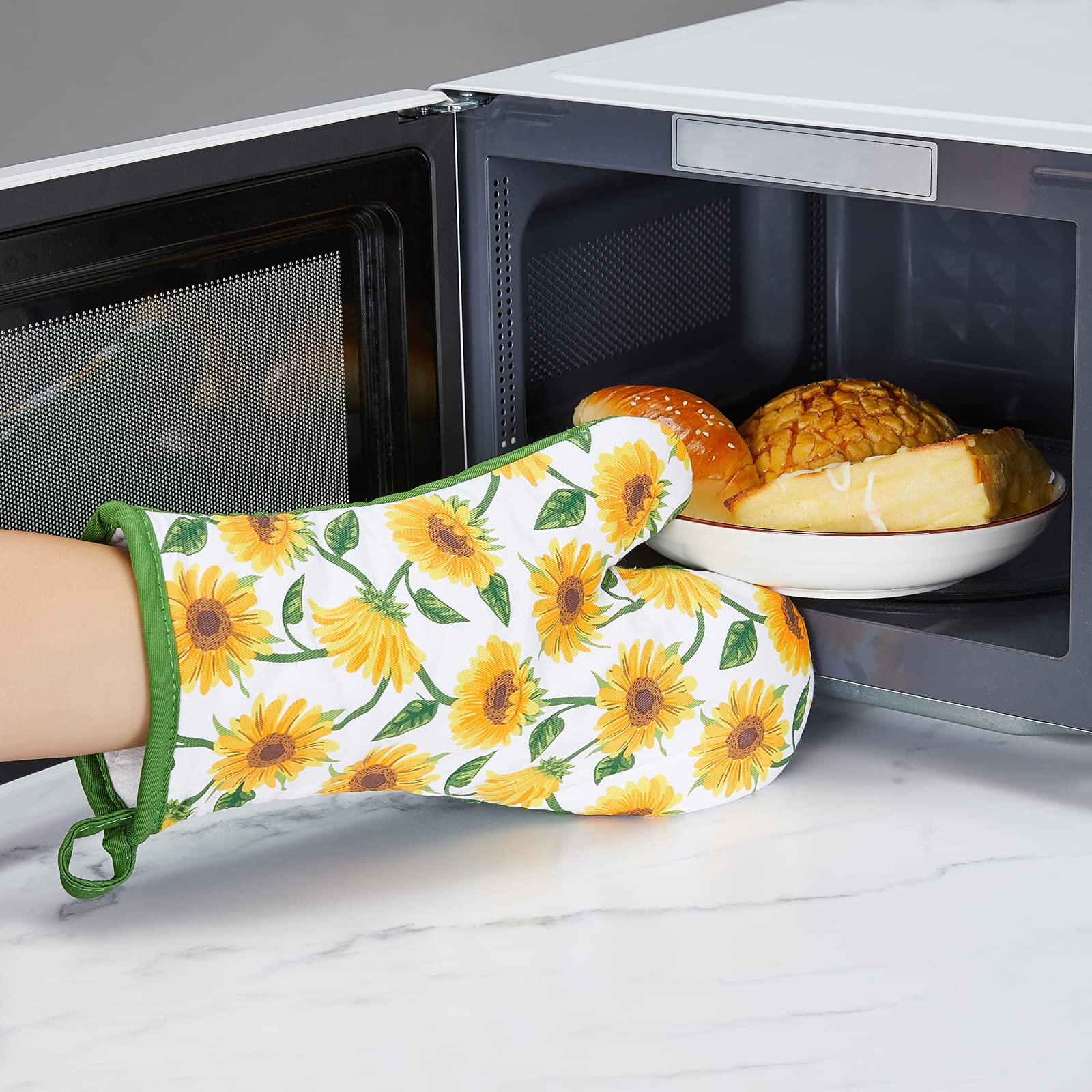 Heat Resistant Oven Mitts and Potholders Set - 100% Cotton Kitchen Accessories for Baking, Cooking & Gifting - Machine Washable & Durable (3-Piece Sunflower Design) - Perfect for Holiday Baking, BBQ Grilling & Everyday Kitchen Use