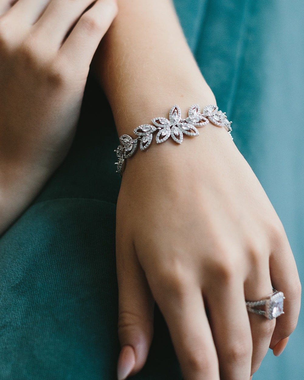 Alexandrite Bracelet for Women - Genuine Gemstone Jewelry for Elegant & Stylish Outfits | Perfect for Weddings, Parties & Special Occasions