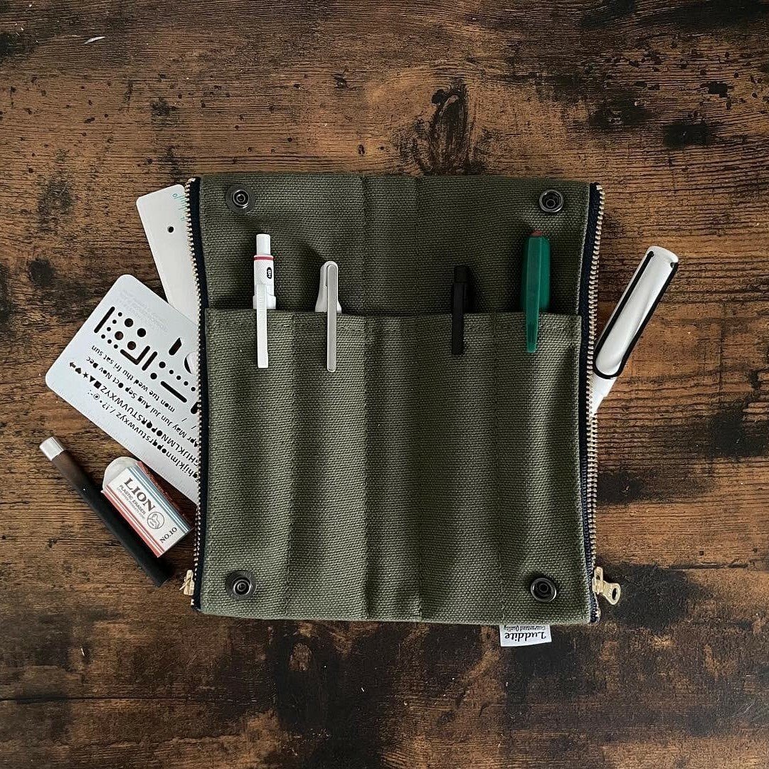 Flexible Bendy Pen Case - Durable & Portable Pencil Holder for School, Office & Travel - Luddite Design for Easy Organization