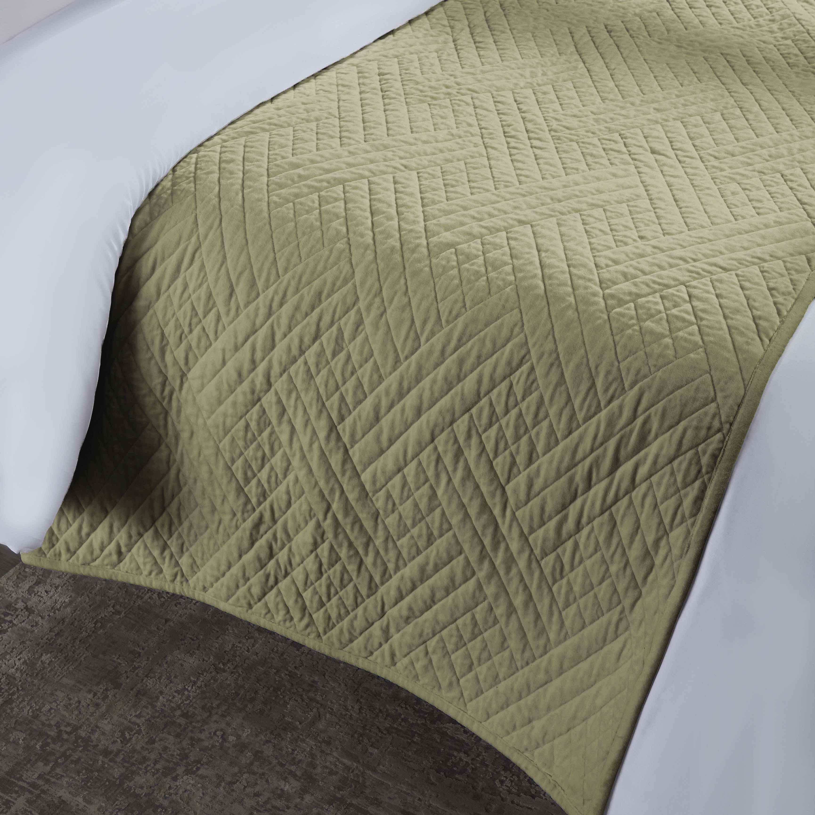 Karina Cotton Velvet Lightweight Quilt & Sham Set - Ultra Soft Bedding for All Seasons | Perfect for Master Bedroom, Guest Room & Cozy Nights