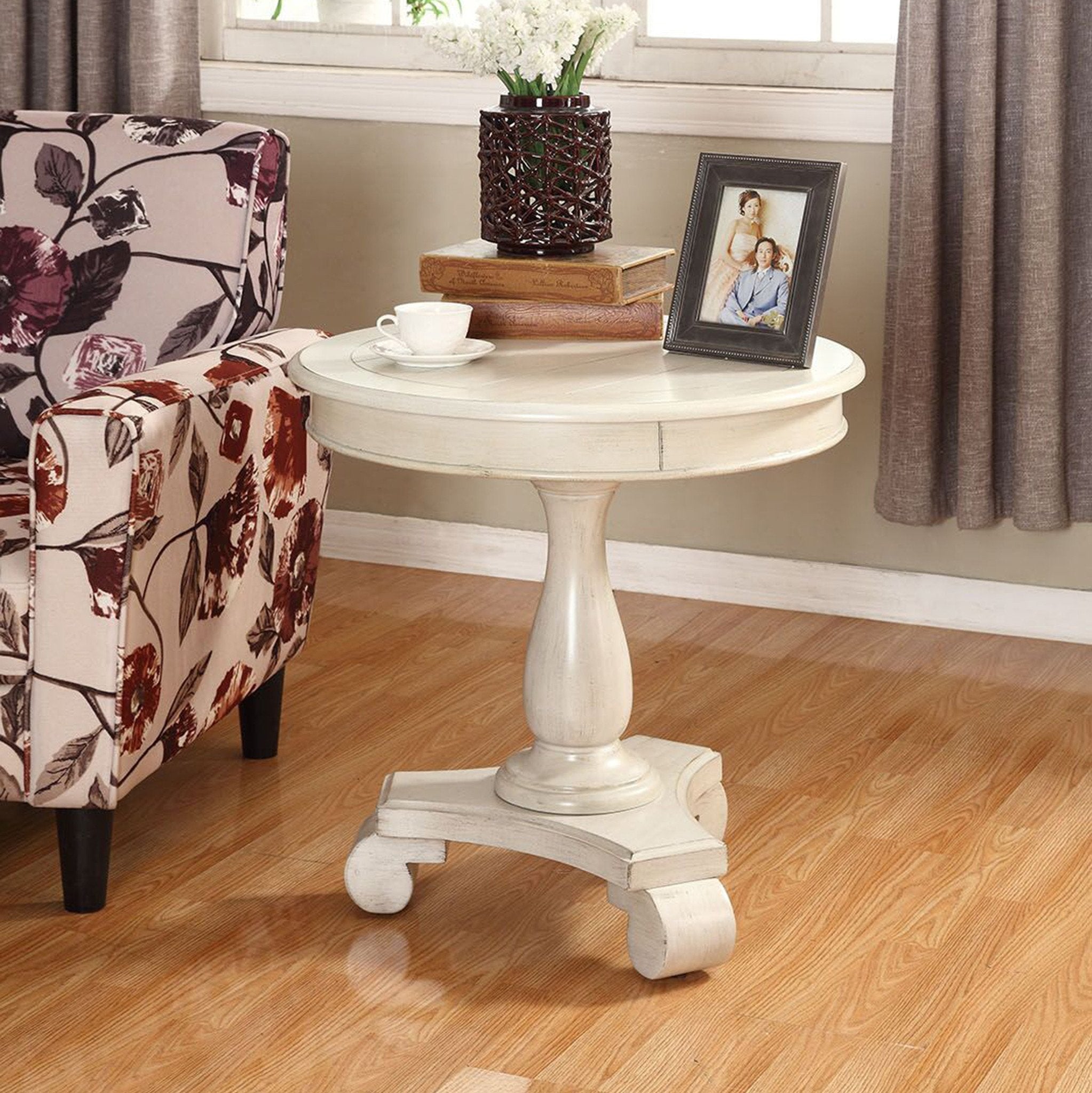 Roundhill Furniture Rene Round Wood Pedestal Side Table - Natural Wood Accent Table for Living Room, Bedroom & Patio - Perfect End Table for Coffee, Books & Decor