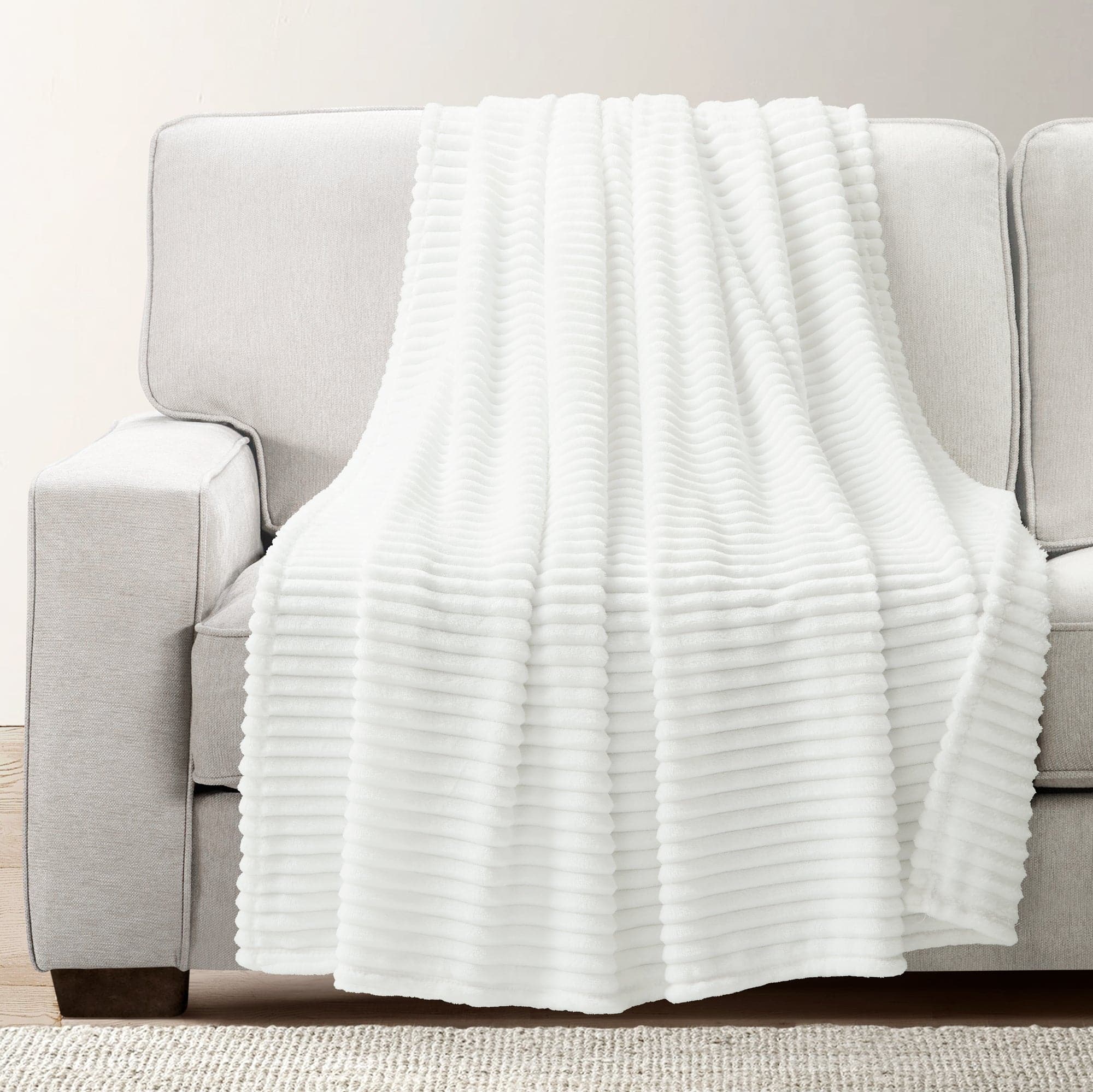 Super Soft & Cozy Faux Fur Ribbed Throw Blanket - Luxurious Plush Blanket for Couch, Bed & Winter Warmth - Perfect for Home Decor, Gifts & Cold Weather Comfort