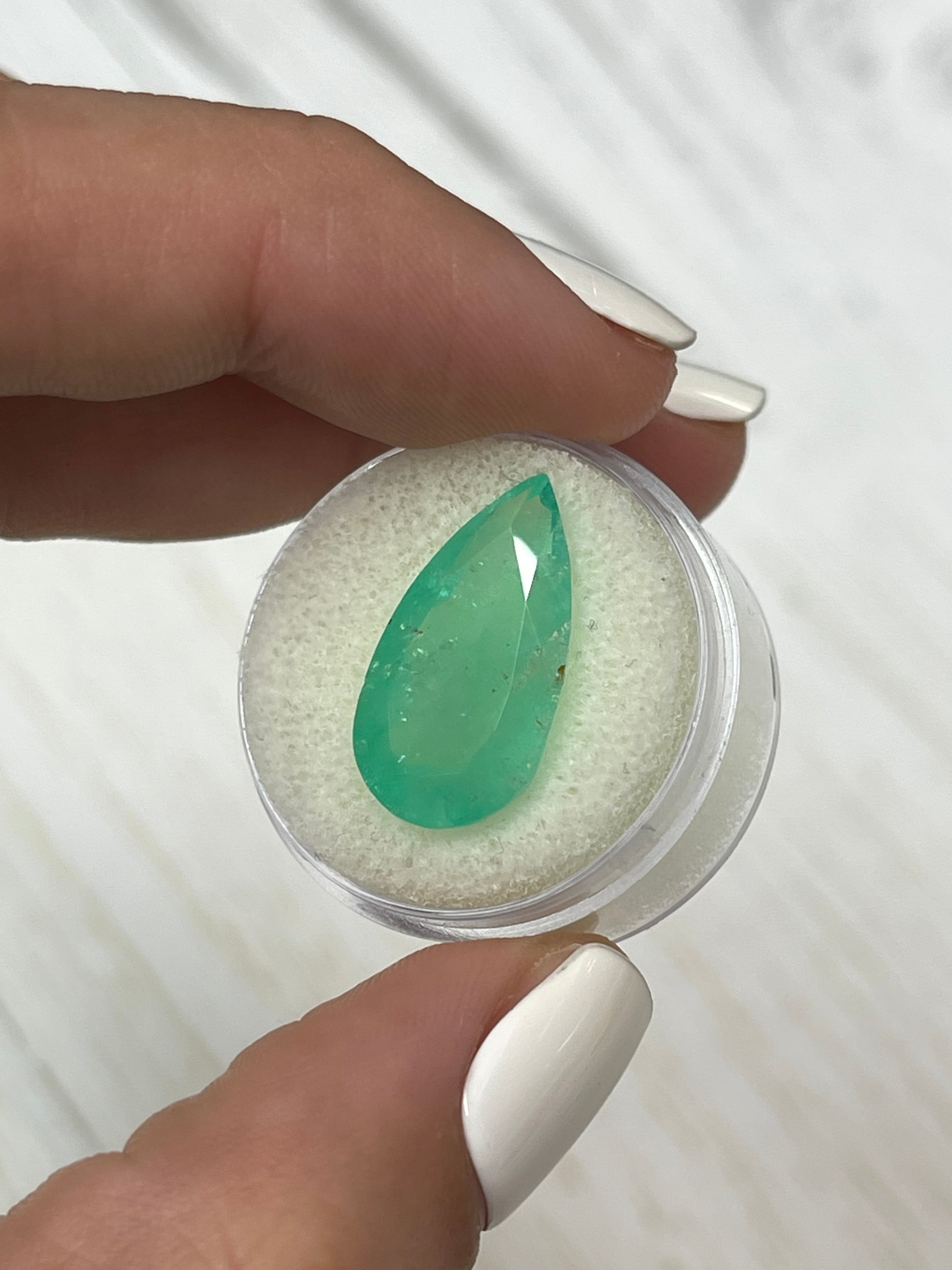10.89 Carat Huge Natural Loose Colombian Emerald Pear Cut Gemstone - 21x11.5mm Large Size for Jewelry Making, Engagement Rings & Luxury Gifts