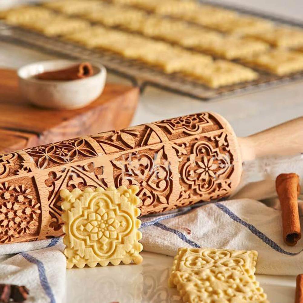 Christmas Embossed Wooden Rolling Pins - Natural Wood Carved Baking Rolling Pin for Cookies, Pastry Dough & Pie Crust - Kitchen Baking Tool for Holiday Cookies, DIY Desserts & Homemade Treats