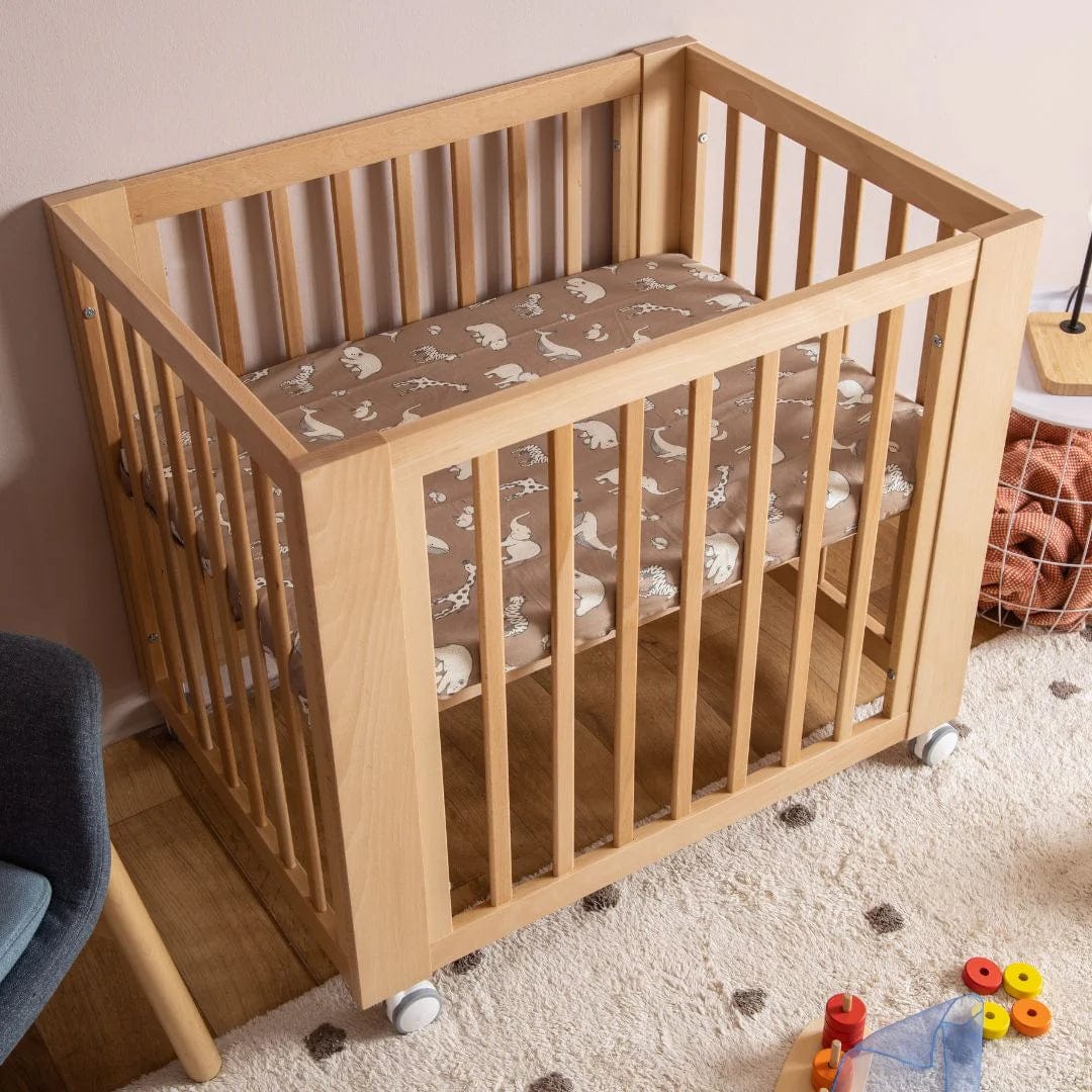 **Dadada Spirit 8-in-1 Convertible Baby Crib – Adjustable Height, Toddler Bed & Daybed – Safe & Stylish Nursery Furniture for Newborns to Teens – Perfect for Small Spaces & Modern Nurseries**