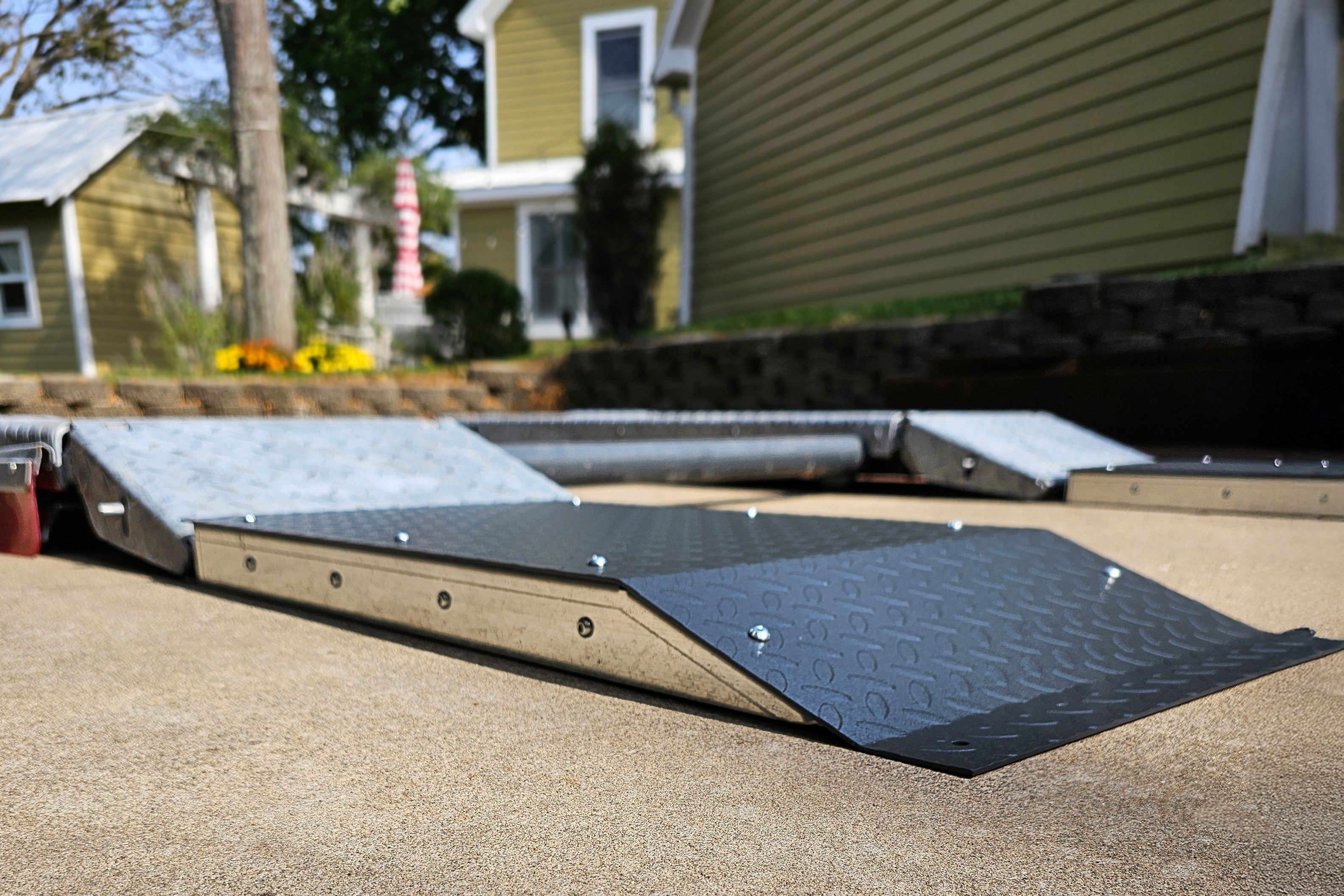 Nussbaum Approach Ramps - Heavy Duty Loading Ramps for Trucks, Trailers & Warehouses - Perfect for Motorcycles, ATVs & Equipment Loading