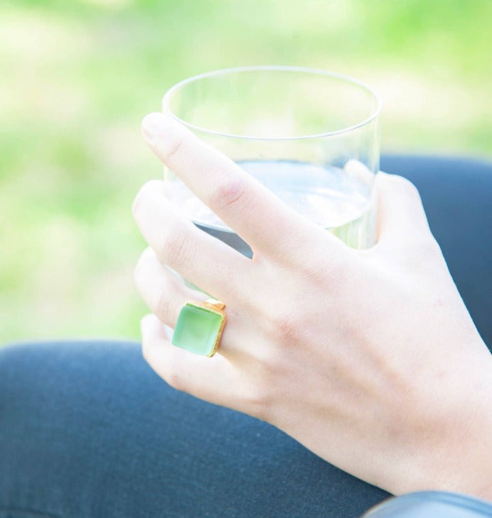Vintage Gold Glass Ring for Women - Elegant Antique Jewelry for Parties, Weddings & Special Occasions