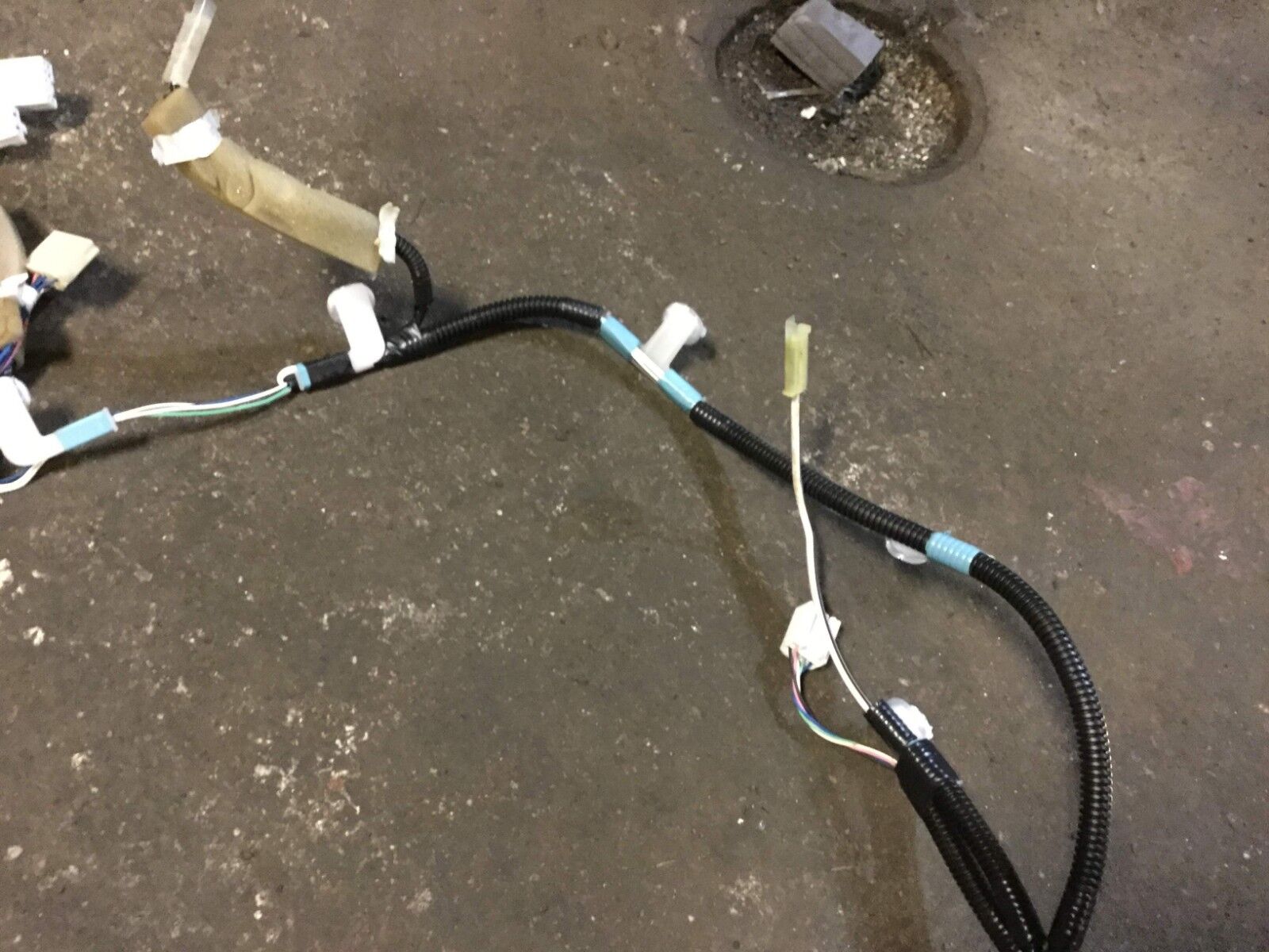 2005-2009 Toyota Prius Trunk Lid Wiring Harness OEM Replacement - Compatible for Rear Tailgate Electrical Repair & Maintenance