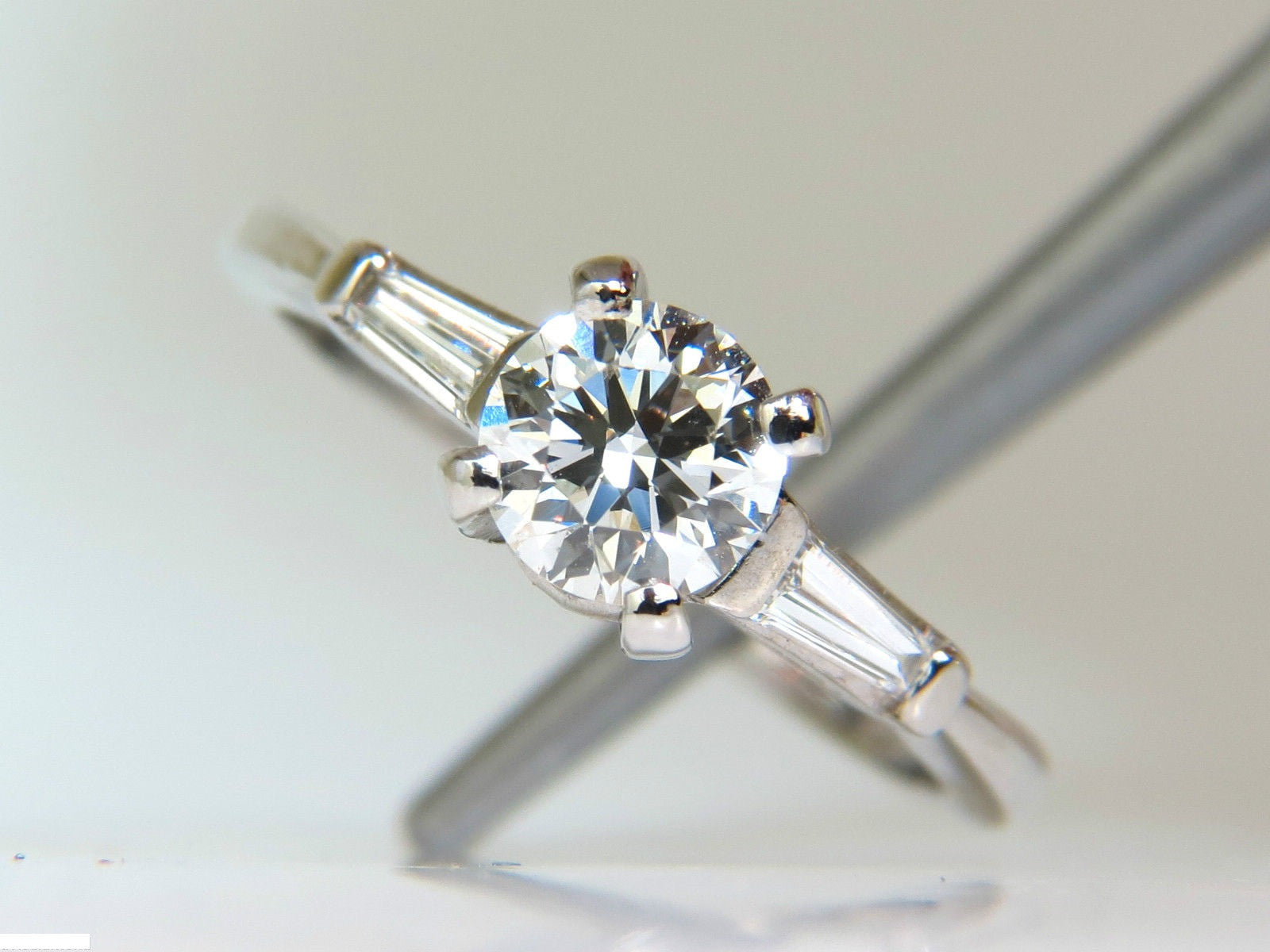 1.04CT GIA Certified Ideal Cut Round Brilliant Diamond Ring in Platinum - G/VS2 Clarity for Engagement, Wedding & Anniversary Gifts