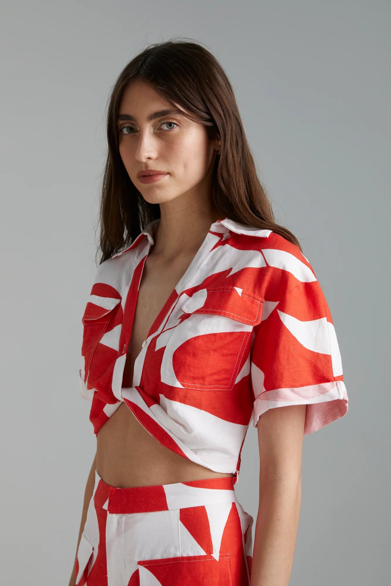 Cropped Linen Twist Shirt - Sailor's Delight - Stylish Summer Top for Women, Beach Outfits & Casual Wear