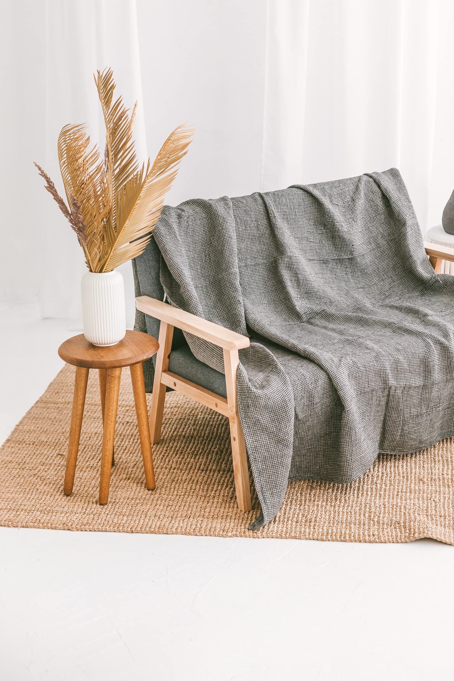 Premium 100% Flax Linen Throw Blanket - Extra Large 60x80 Inch Waffle Weave Blanket in Black & Natural | Lightweight, Quick-Drying & Absorbent | Perfect for Bed, Sofa, Beach, Picnic & Spa Use