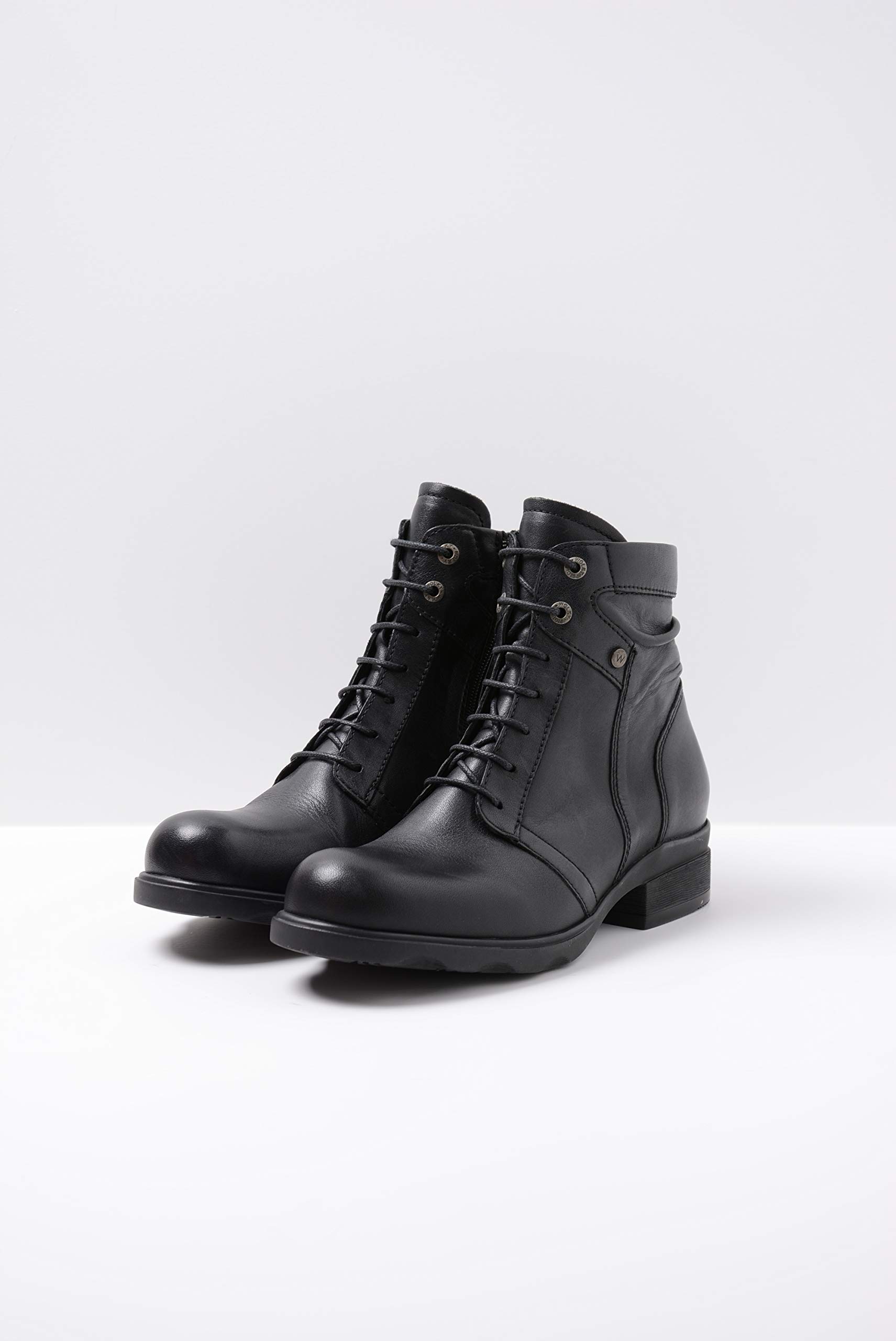 Wolky Women's Waterproof Lace-Up Ankle Boots - Comfortable & Stylish for Walking, Hiking & Outdoor Activities